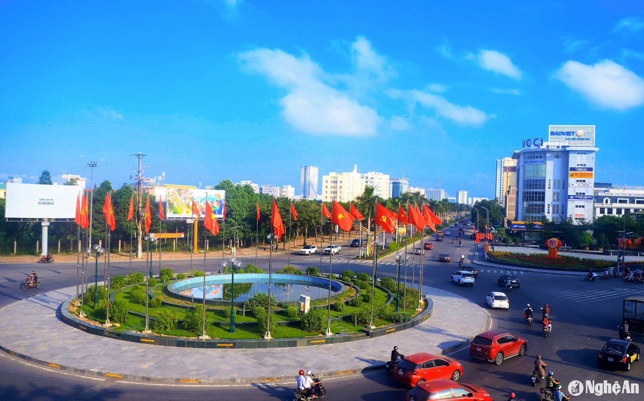 Nghệ An đã tạo nền móng vững chắc để bước vào giai đoạn phát triển mới, hòa chung kỷ nguyên mới, kỷ nguyên vươn mình của dân tộc. Trong ảnh: Một góc trung tâm thành phố Vinh. Ảnh: Thành Duy