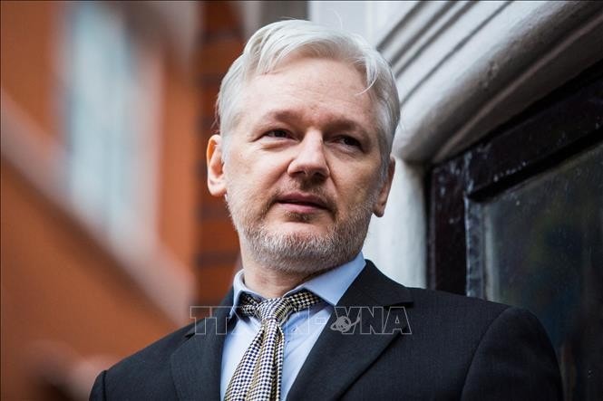 13-julian-assange-1727941450.jpg