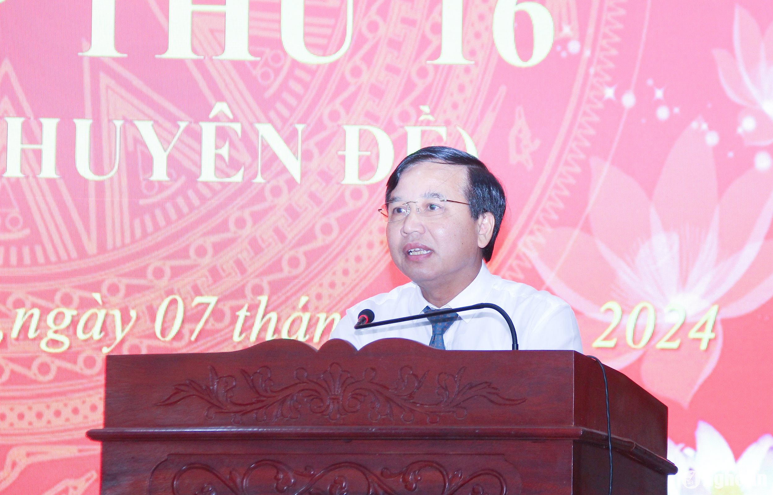  Đồng chí Nguyễn 