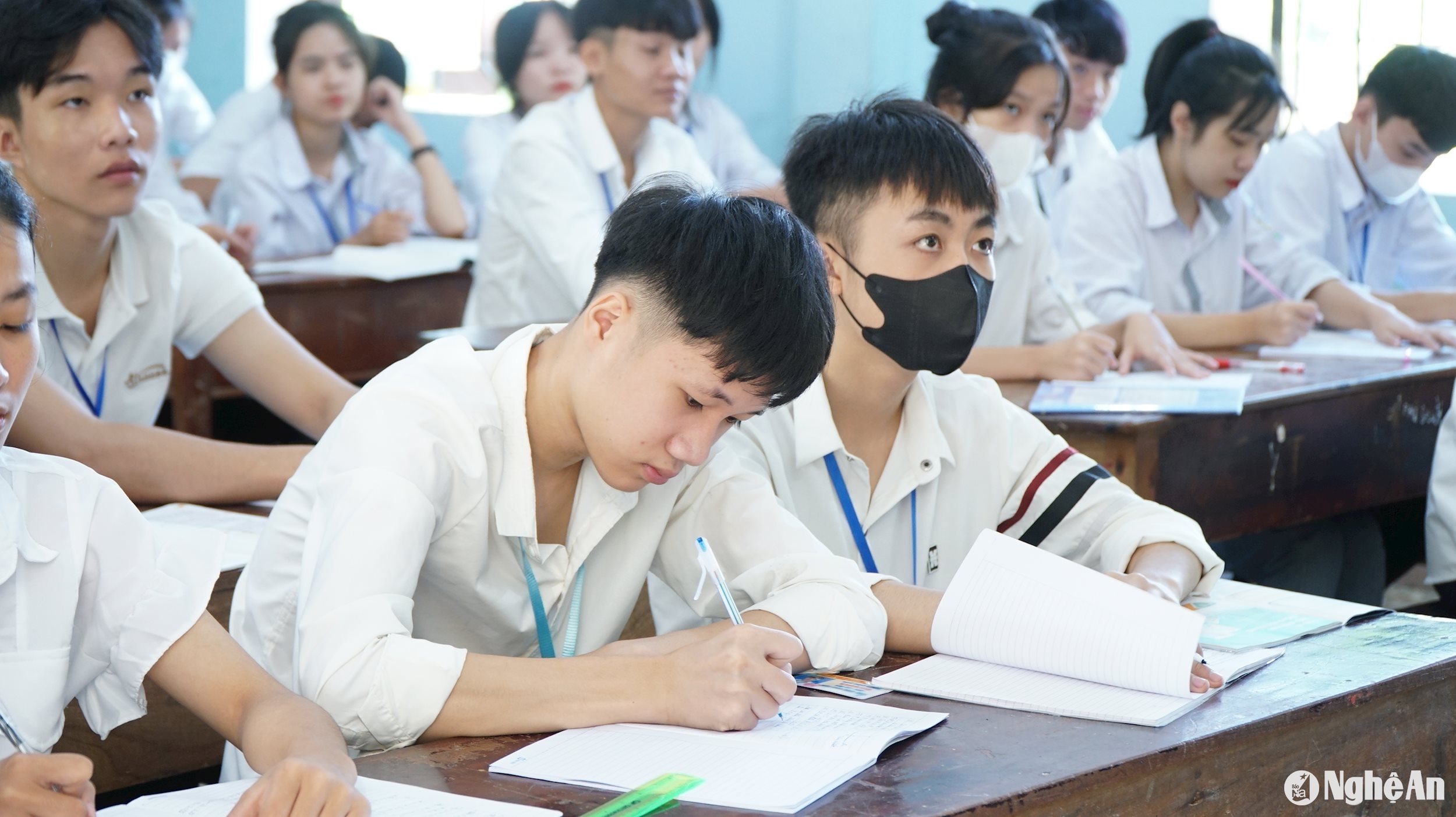 Một tiết học của các em học sinh Trường THPT QUỳ Châu