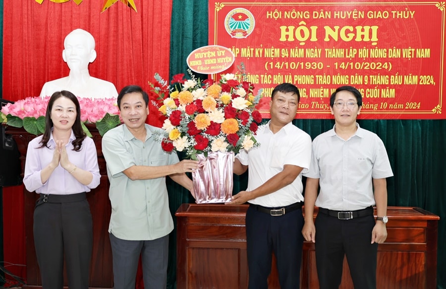 Hội Nông dân huyện gặp mặt kỷ niệm 94 năm Ngày thành lập Hội Nông dân Việt Nam; sơ kết công tác hội, phong trào nông dân 9 tháng đầu năm và