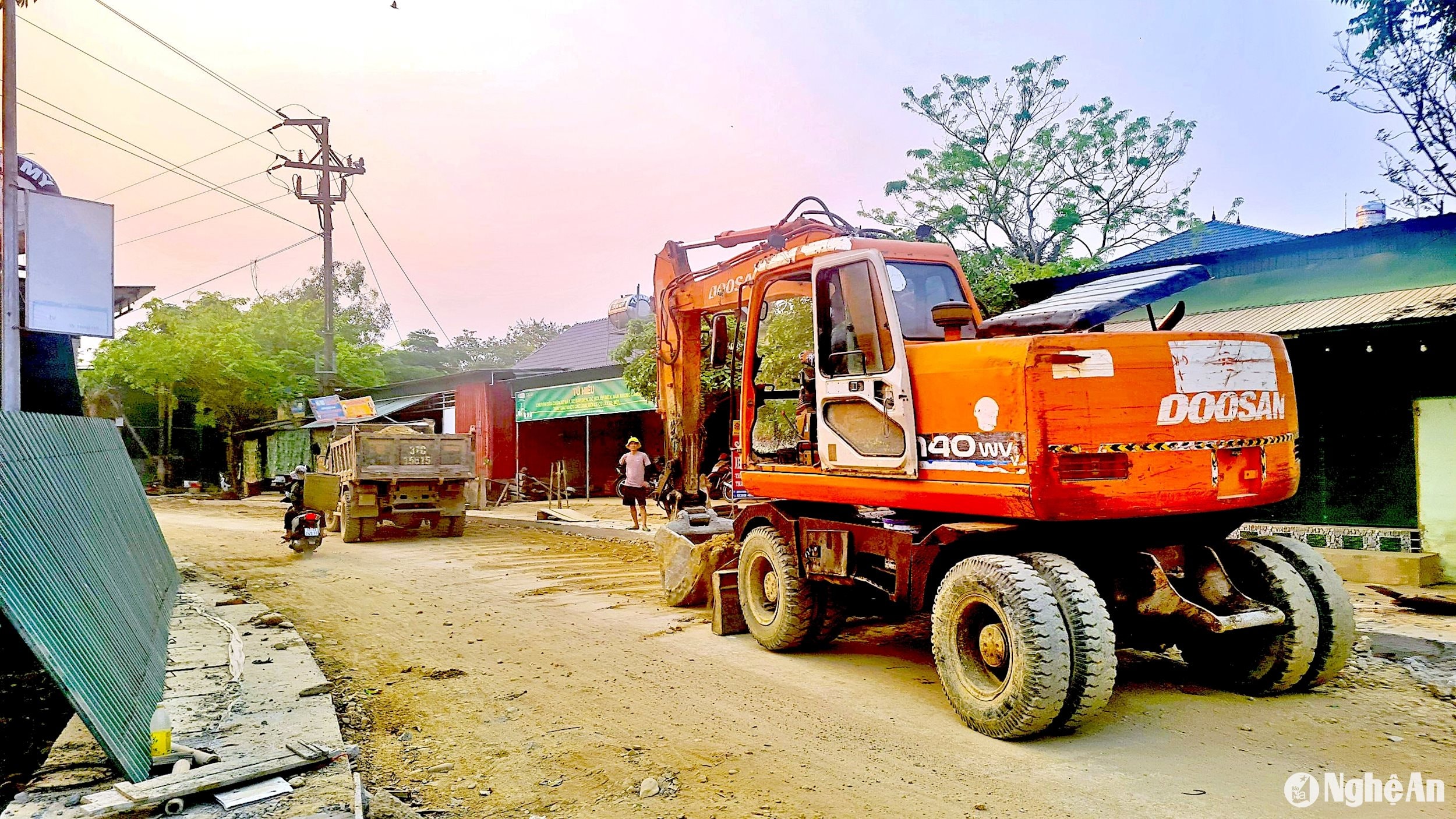 bn_Thi công tuyến đường Môn Sơn - Cò Phạt