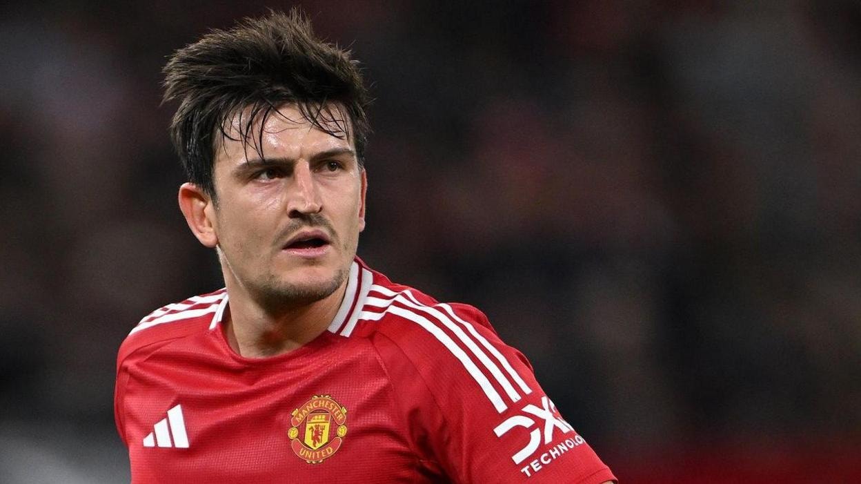 Harry Maguire says Manchester United players have 'got to do better' as Erik ten Hag comes under increasing pressure - BBC Sport