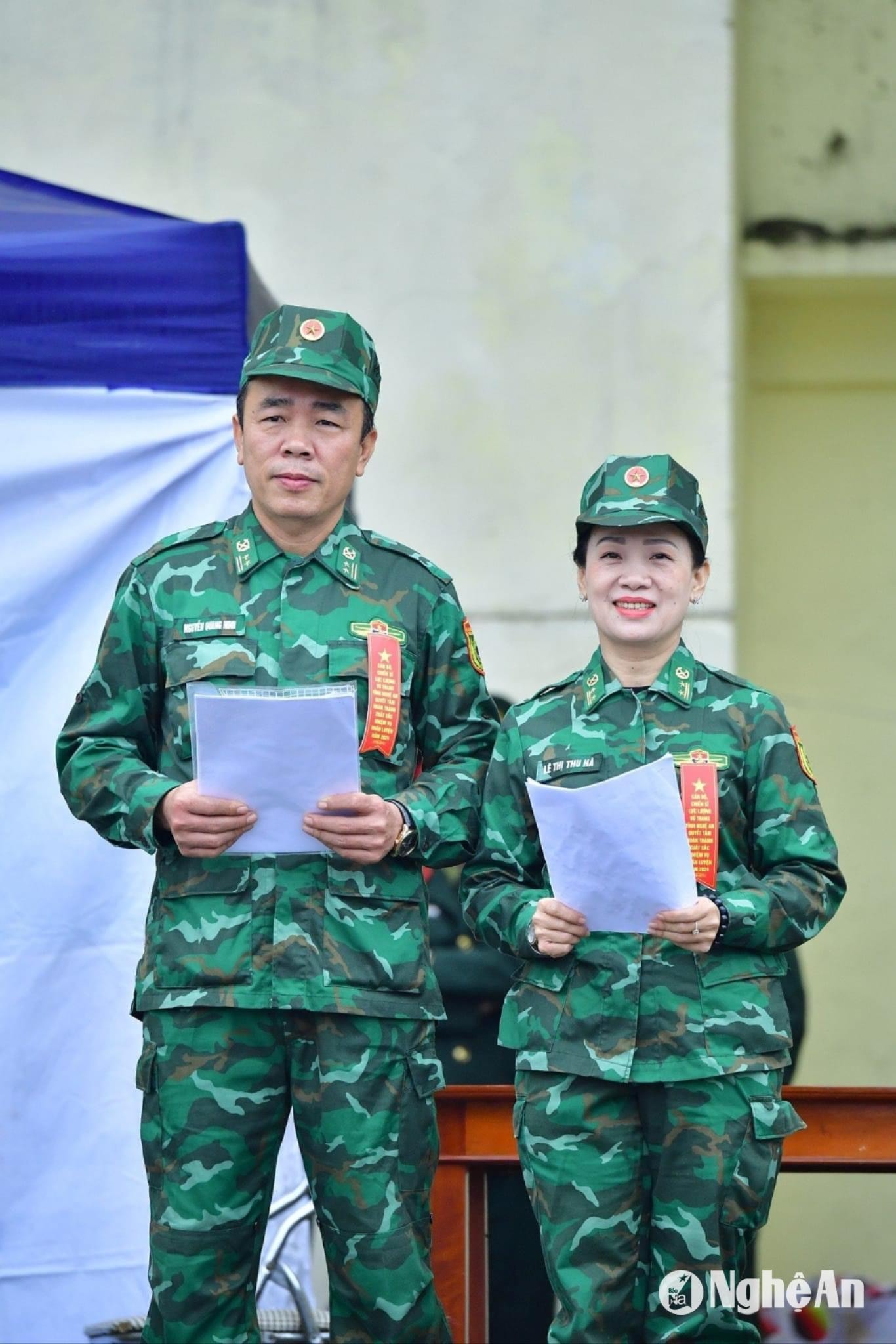 trung-ta-qncn-bui-thi-huong-giang-cung-dong-doi-dan-chuong-trinh-tai-le-ra-quan-huan-luyen-nam-2024.-anh-cscc(1).jpg