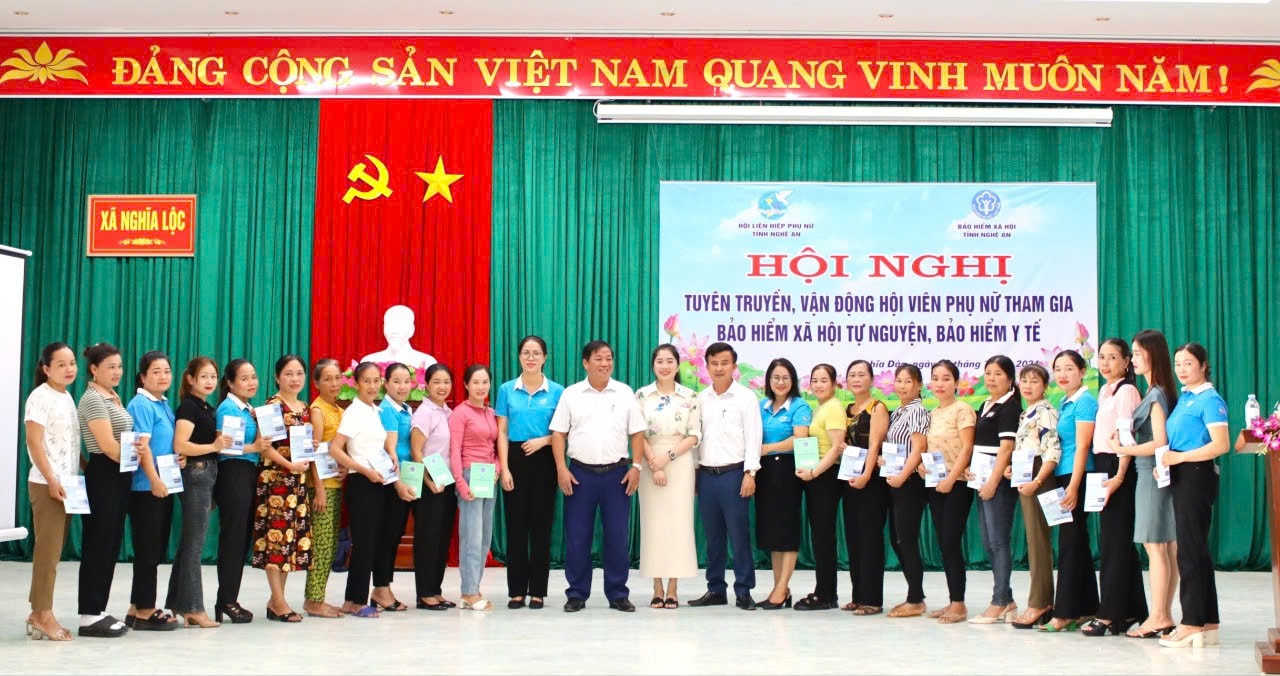  tuyên truyền hội viên tham gia BHXH, BHYT. Ảnh CSCC