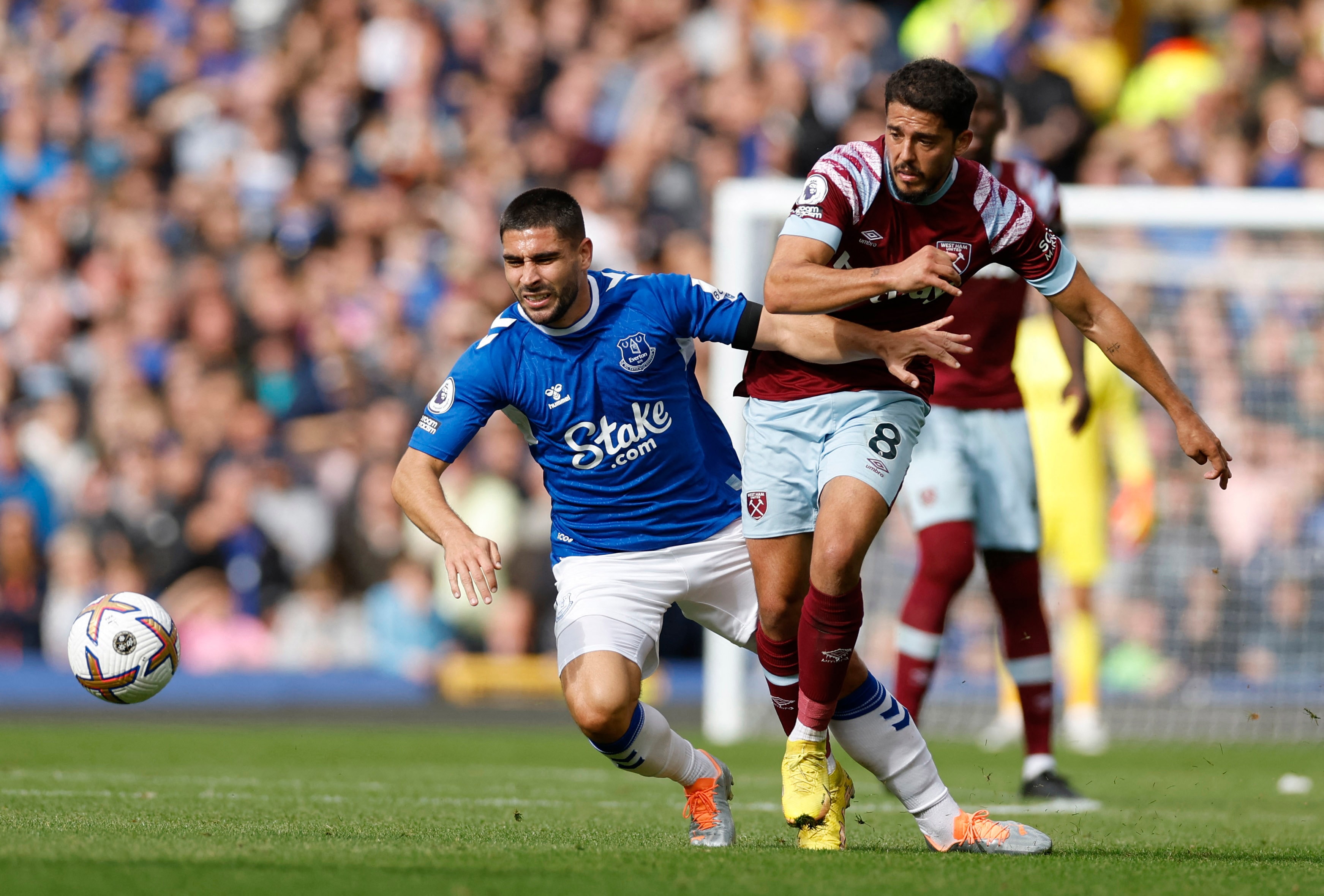 Maupay goal earns Everton victory over West Ham | Reuters