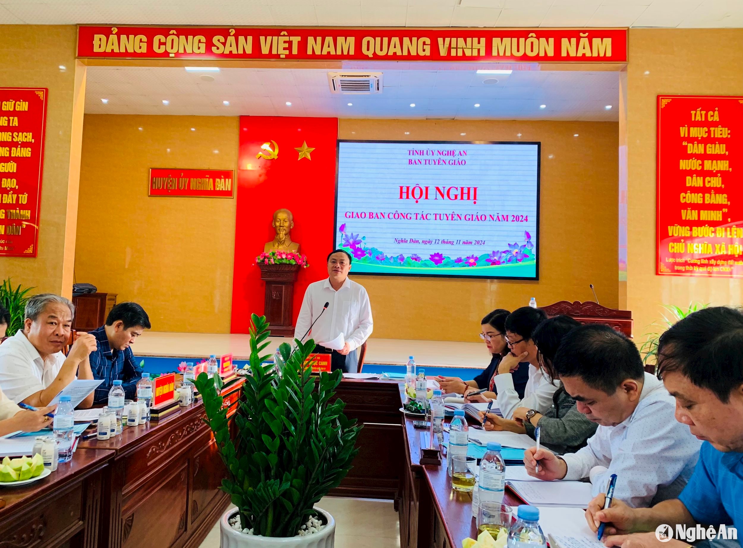 Đồng chí Phạm Ngọc Cảnh, Phó trưởng ban Tuyên giáo Tỉnh uỷ, chủ trì hội nghi- Ảnh Phương Thảo