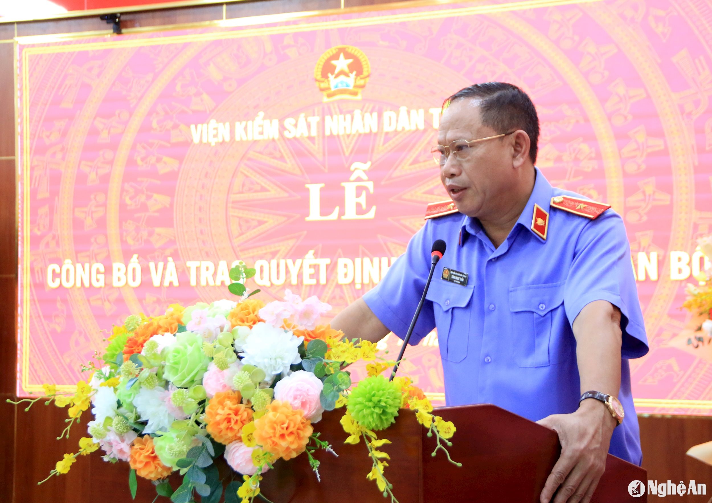 công bố