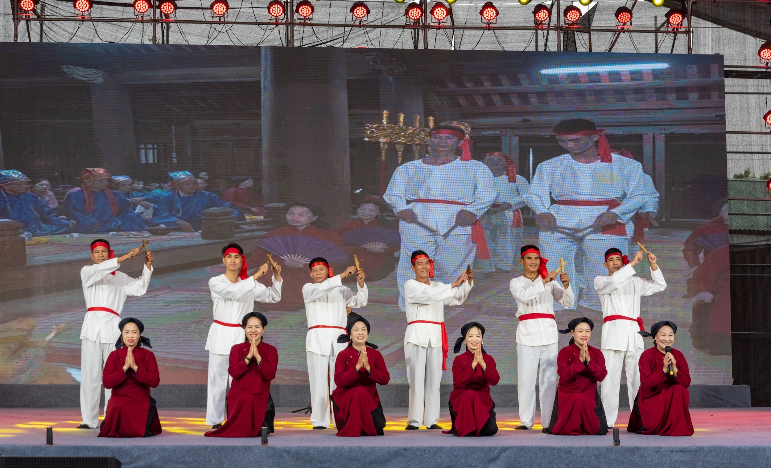 'Xin huê, đố huê' - một bài hát xoan đặc sắc mang đến cảm nhận rõ hơn về một di sản văn hóa phi vật thể được UNESCO ghi danh của đất Tổ