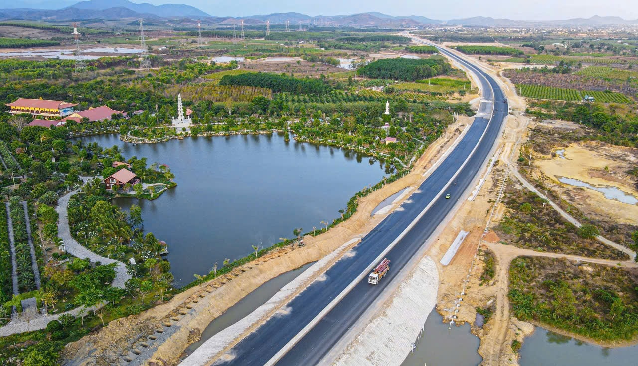 Hoàn thành cao tốc Phan Thiết Dầu Giây