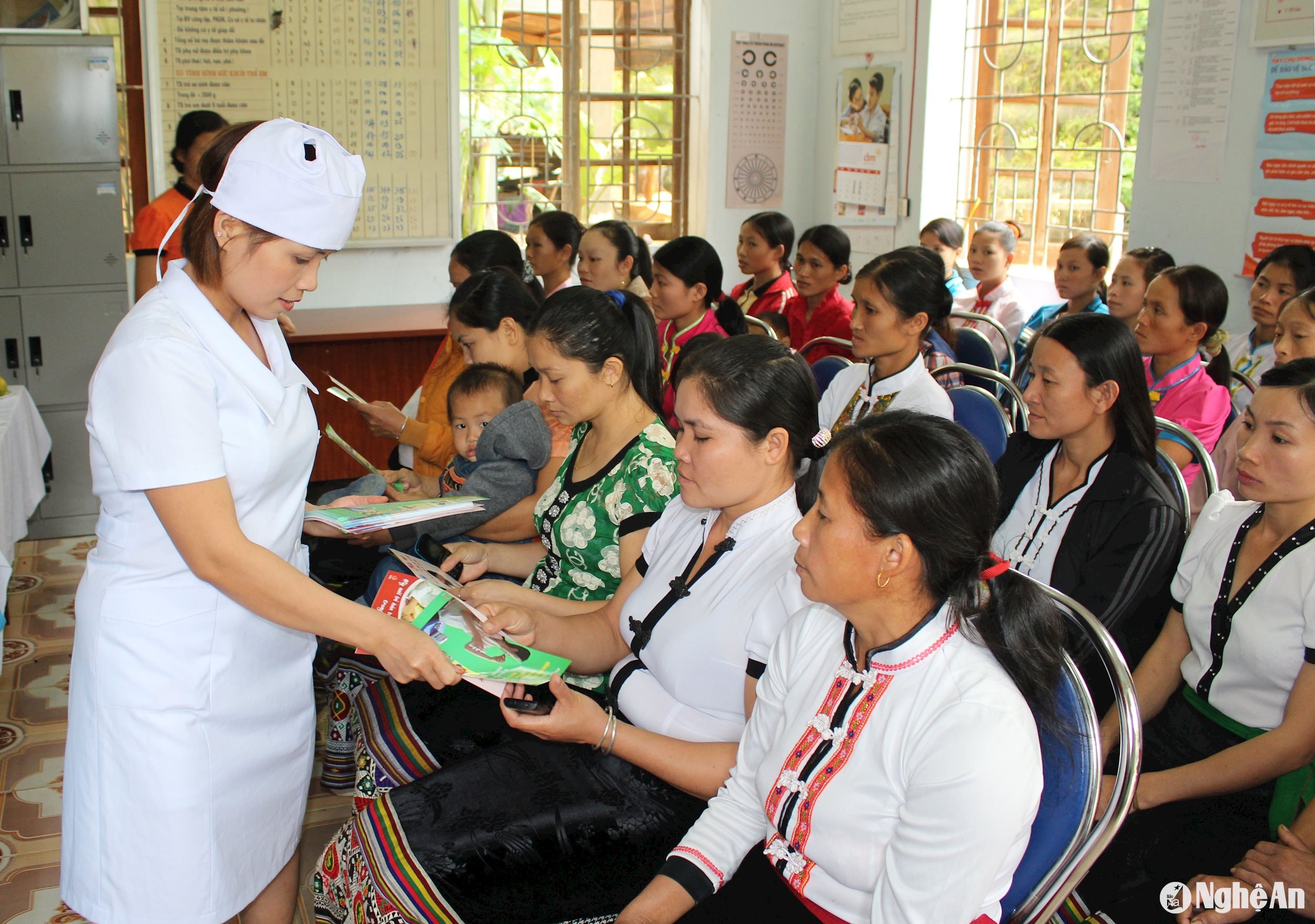 Kinh phí phân bổ muộn khiến hoạt động phòng chống suy dinh dưỡng cho trẻ em gặp nhiều khó khăn. Ảnh: Thành Chung