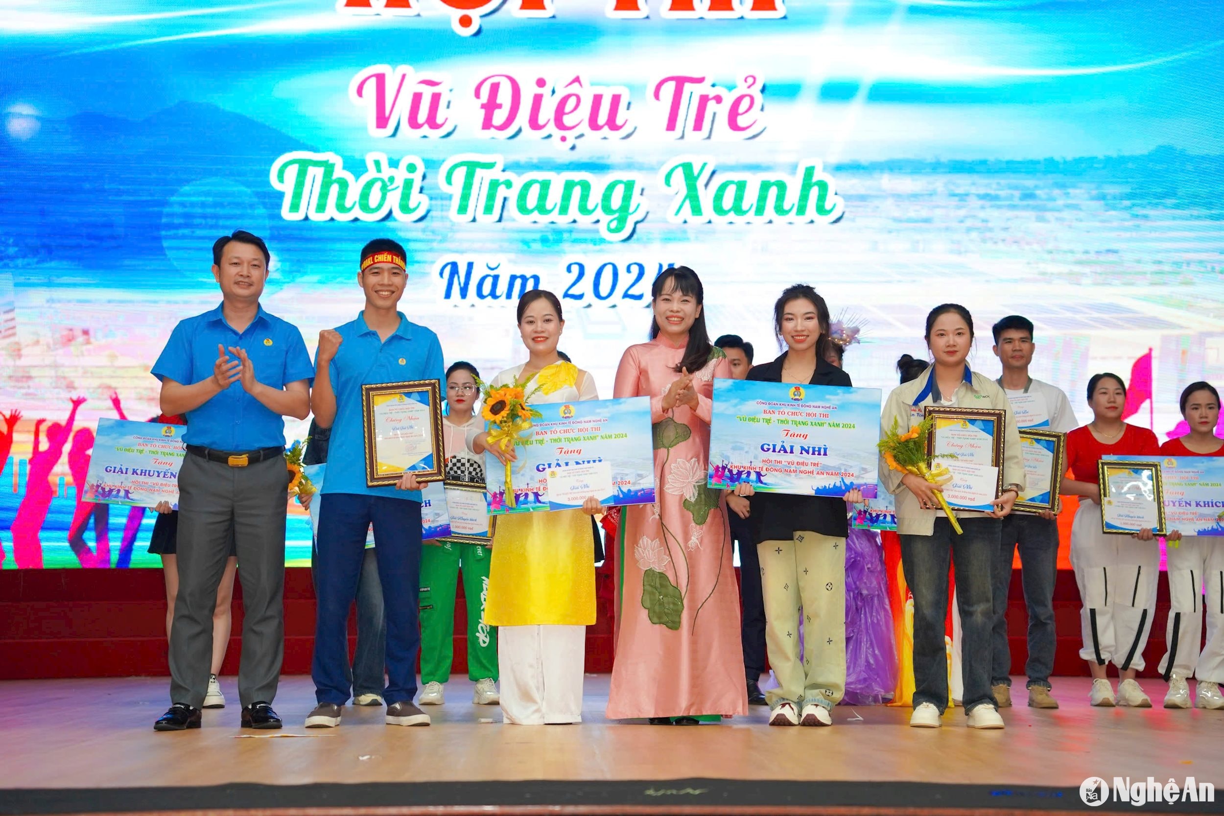 hội thi vũ điệu trẻ thời trang xanh cđ kkt đông nam ảnh Diệp Thanh 31d3c0d0b3dd0878edec1