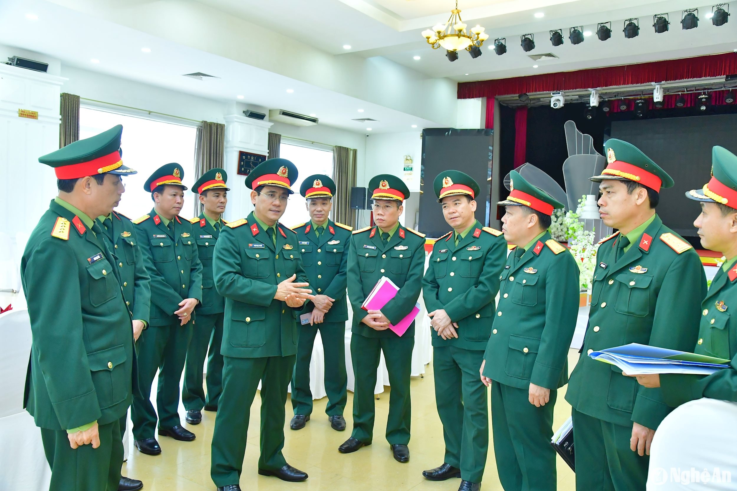 Đồng chí Đại tá Phan Đại Nghĩa - Ủy viên Ban Thường vụ Tỉnh ủy, Chỉ huy trưởng Bộ Chỉ huy Quân sự tỉnh cùng các đồng chí trong đoàn công tác tiến hành khảo sát và kiểm tra công tác chuẩn bị cho Lễ