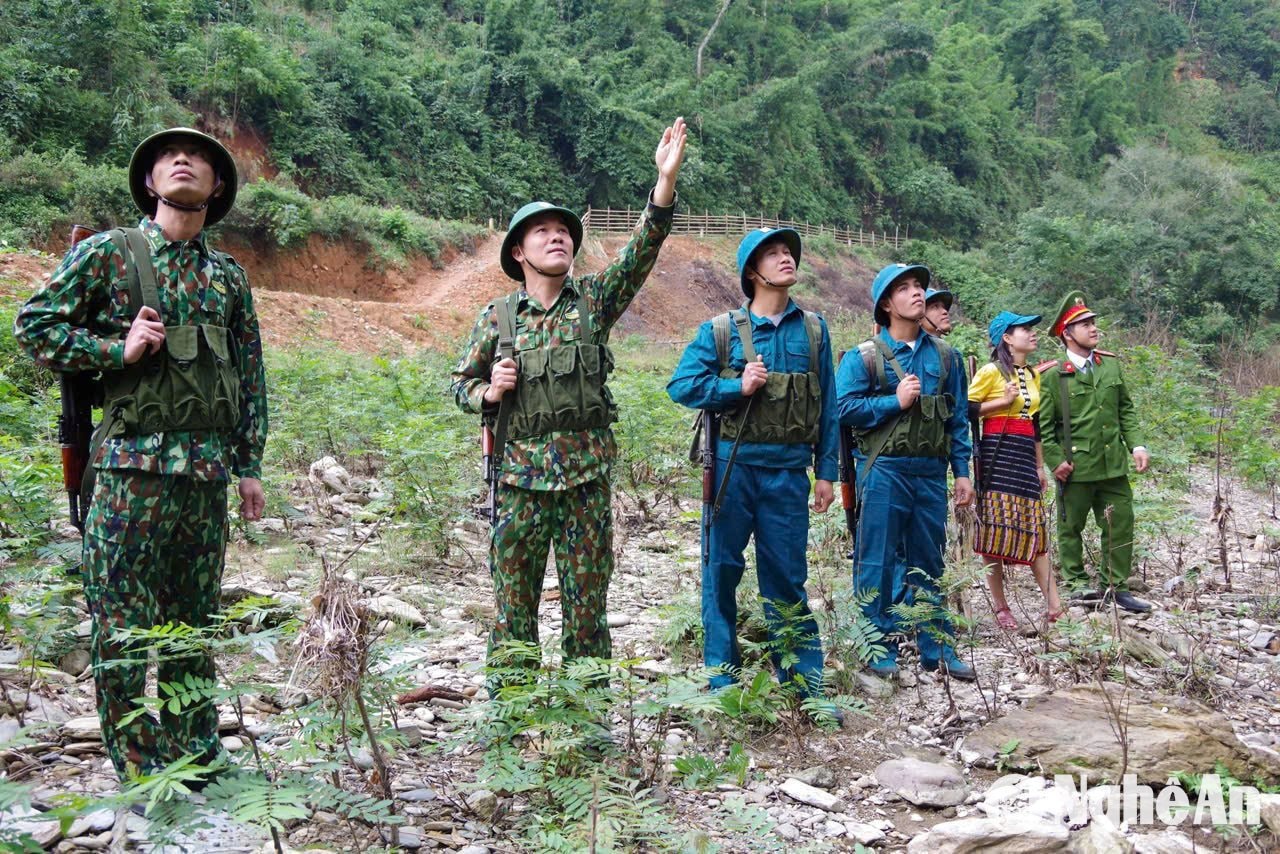 Lực lượng dân quân phối hợp các lực lượng thường xuyên tuần tra bảo vệ biên giới