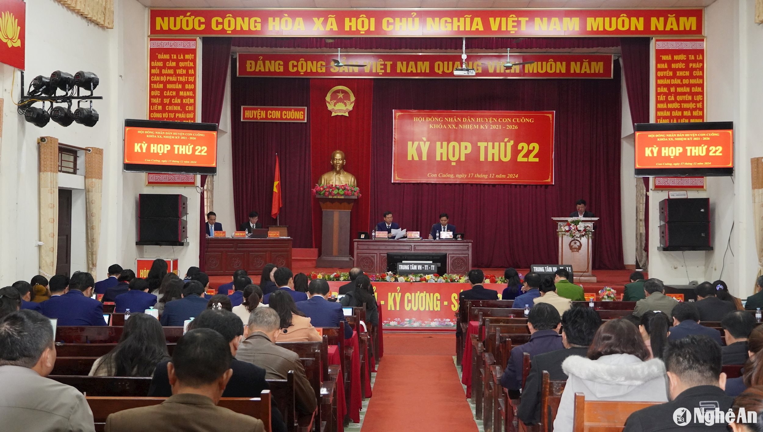 toàn cảnh kỳ họp