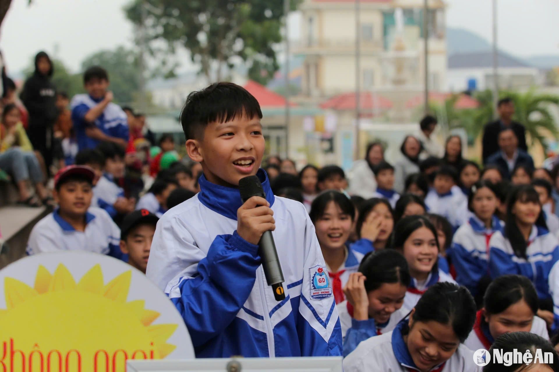 Xây dựng môi trường giáo dục thân thiện giúp học sinh được thể hiện năng lực. Ảnh