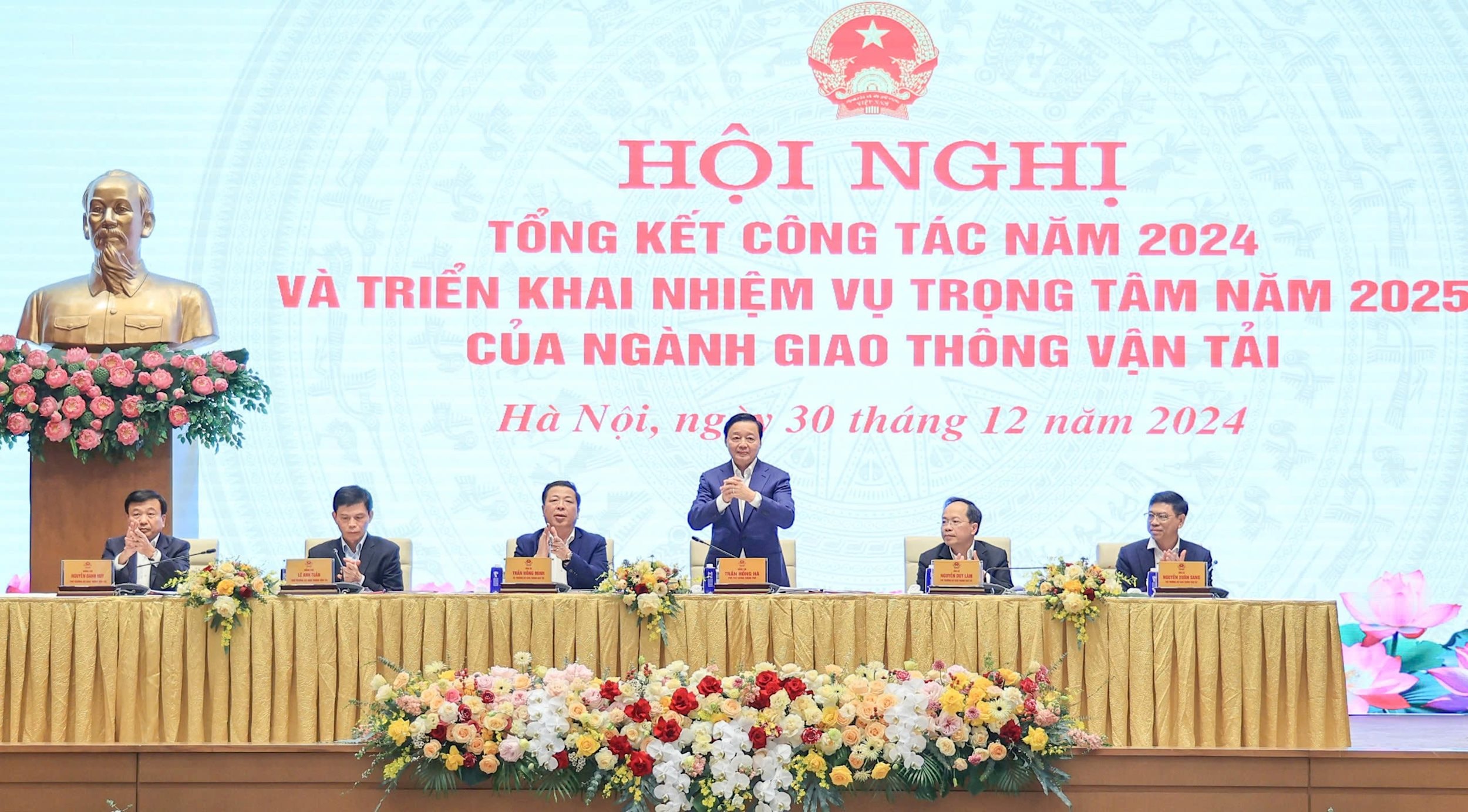 Phó Thủ tướng Chính phủ Trần Hồng Hà tới dự và chỉ đạo Hội nghị. Ảnh: Baogiaothong