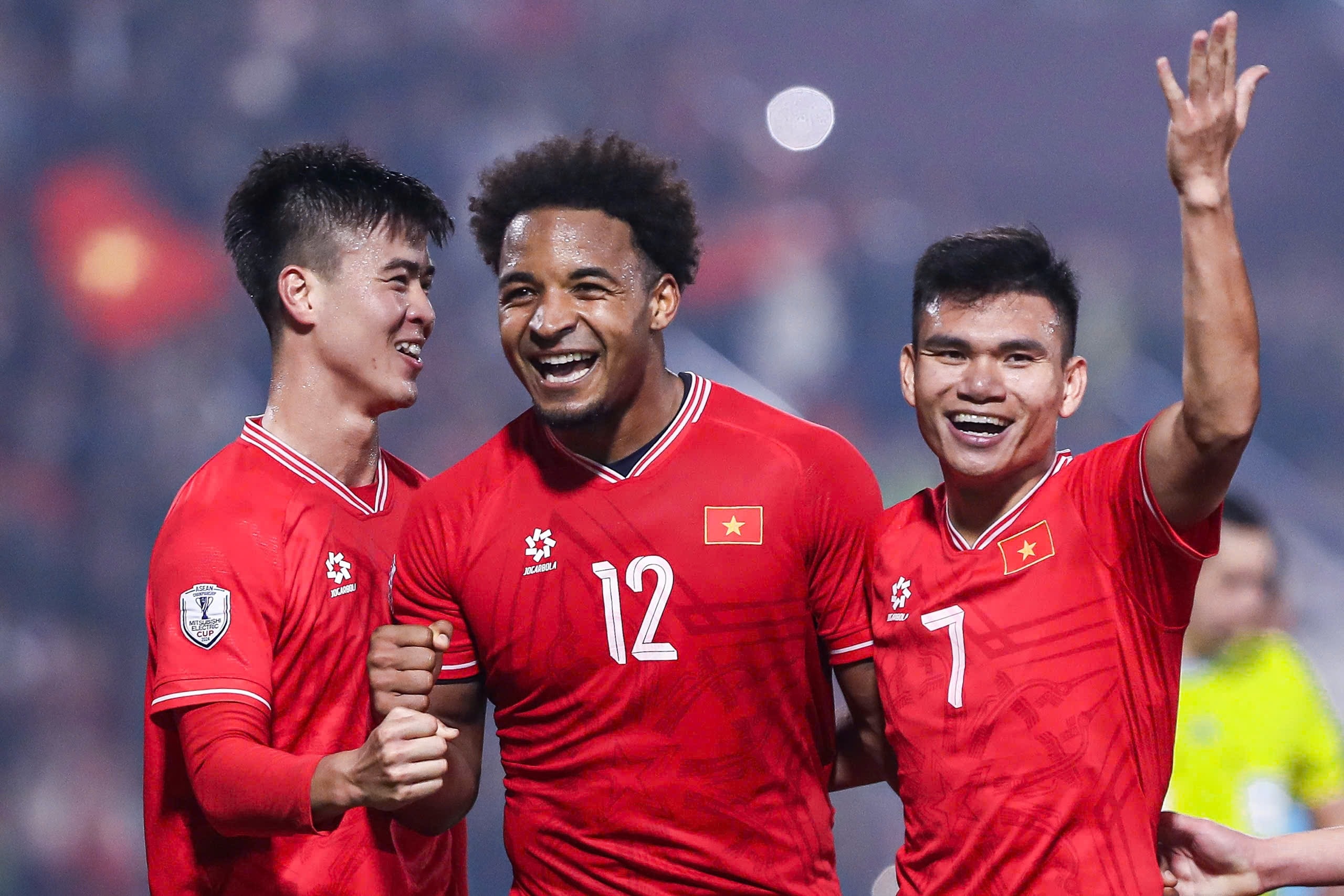 Tuyển Việt Nam vào chung kết AFF Cup: Chơi tất tay, lật đổ Thái Lan | Báo Dân trí