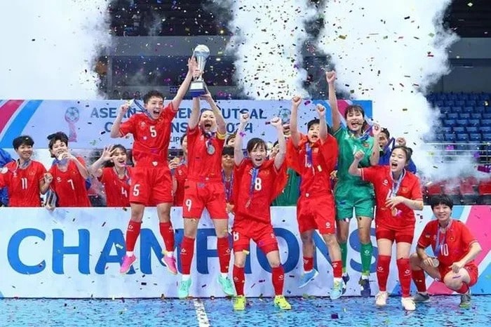 Tuyển futsal nữ Việt Nam lọt top 10 đề cử đội tuyển xuất sắc nhất thế giới.