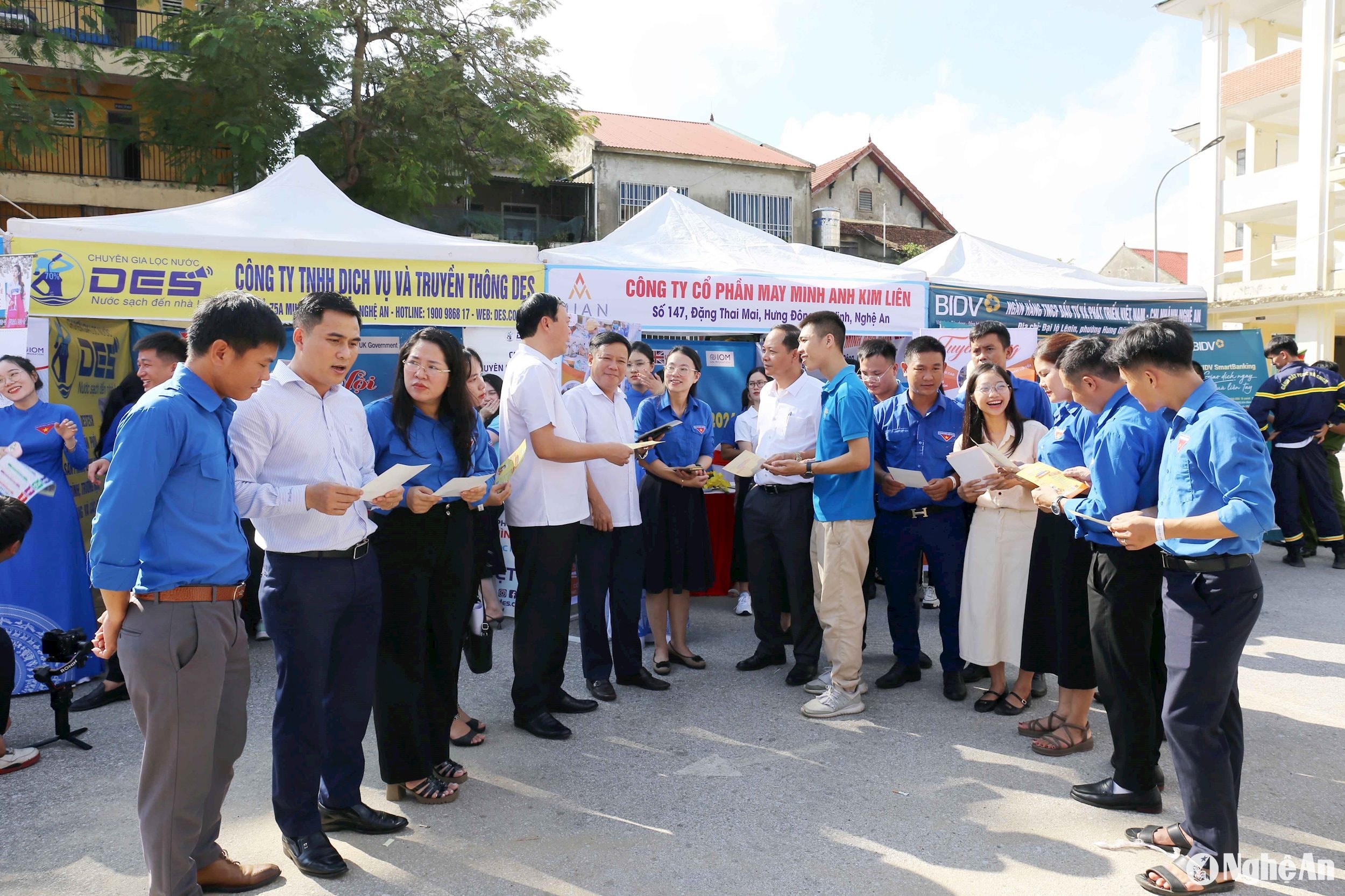 Nhiều cơ hội việc làm tại sàn giao dịch việc làm trên địa bàn tỉnh. Ảnh: Thanh Quỳnh