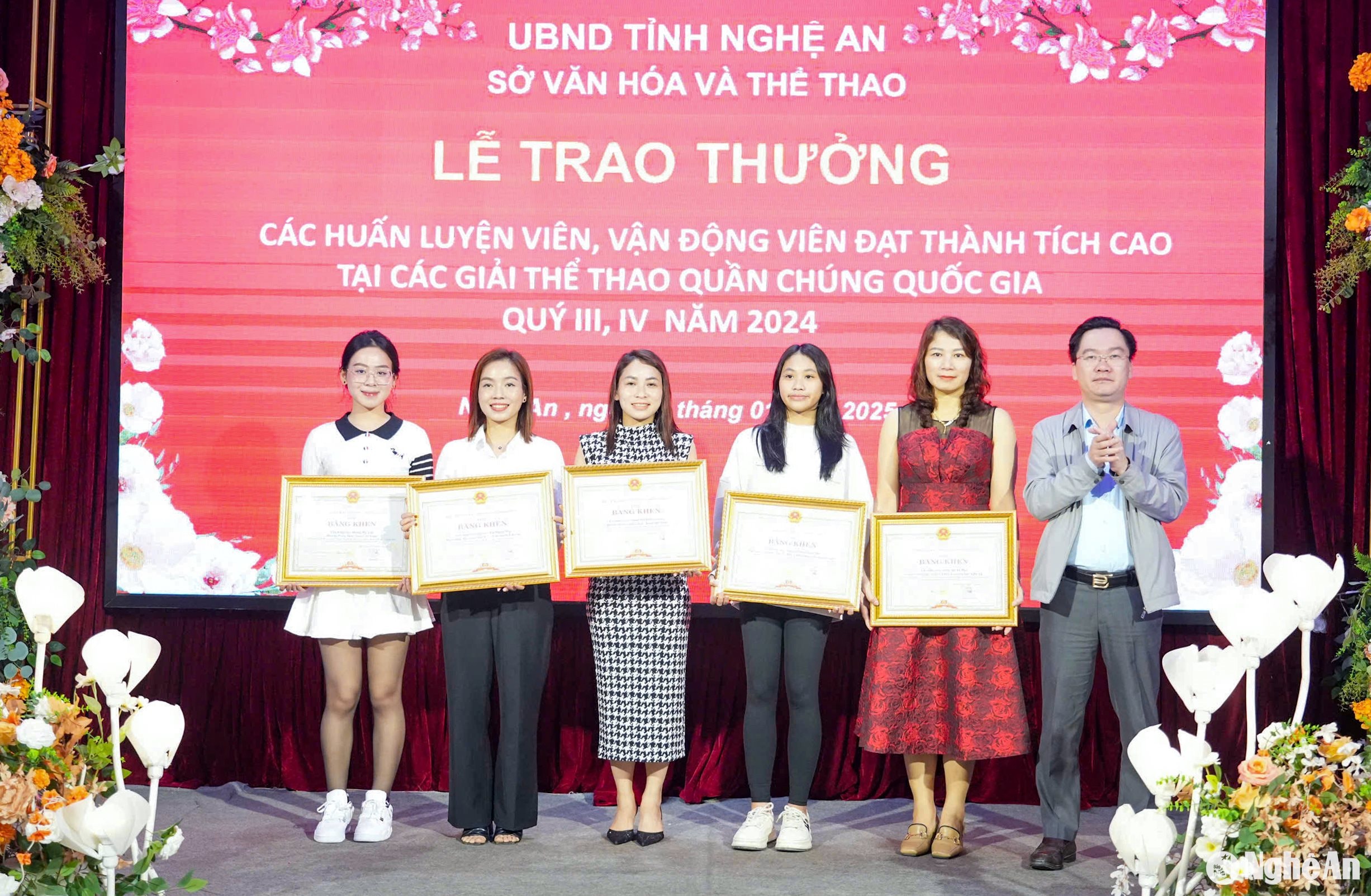 Trao thưởng giải thể thao gia đình