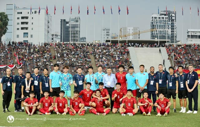 Tại SEA Games 32, với tư cách là đội chủ nhà nhưng U22 Việt Nam chỉ giành được tấm Huy chương Đồng. Ảnh VFF