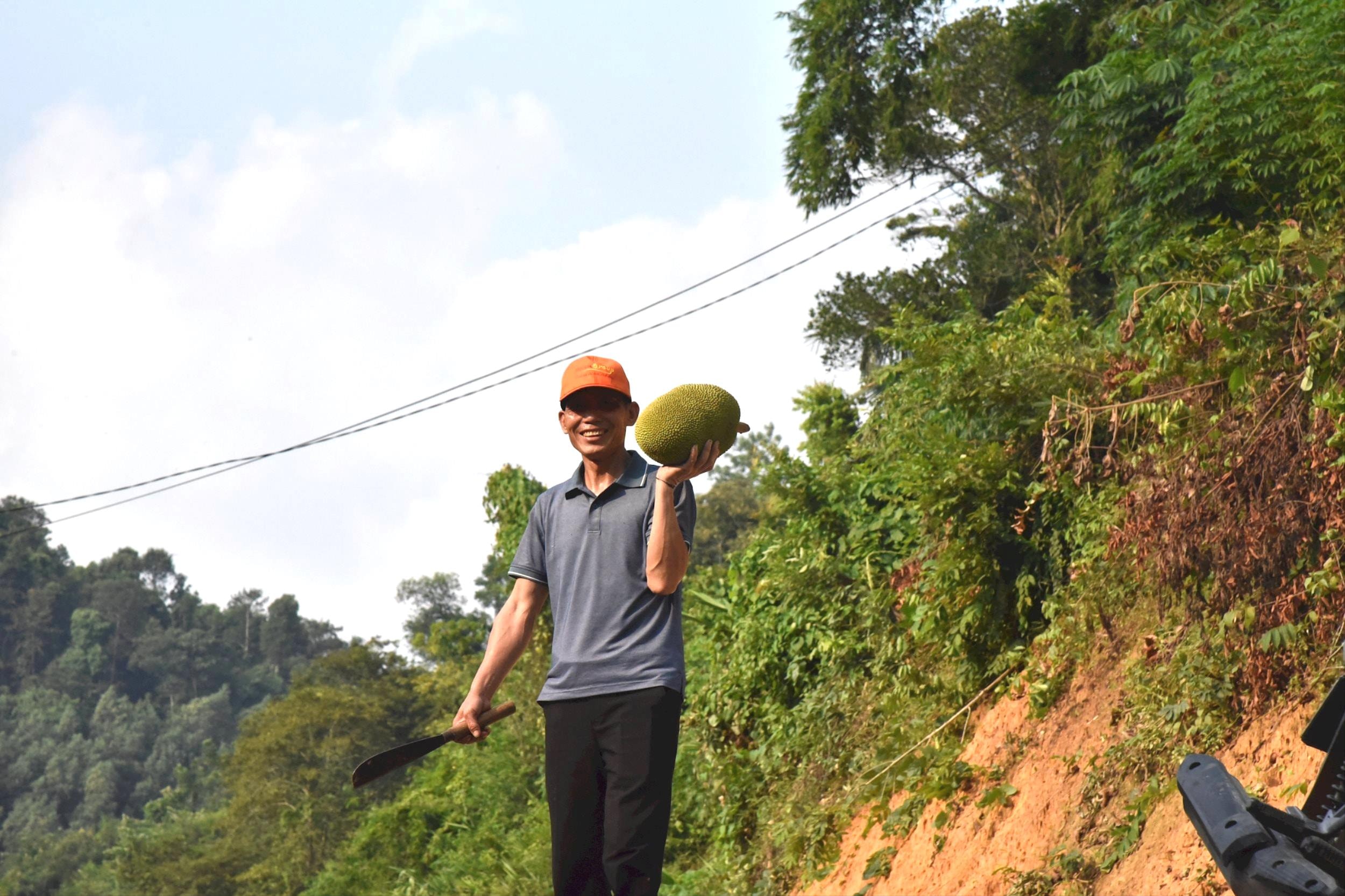 bna_truong-ban-xop-kha-lu-van-quang-thu-haochj-mit-thaijpg..-fae67d71ab535c5375f454fa3f90b93a.jpg