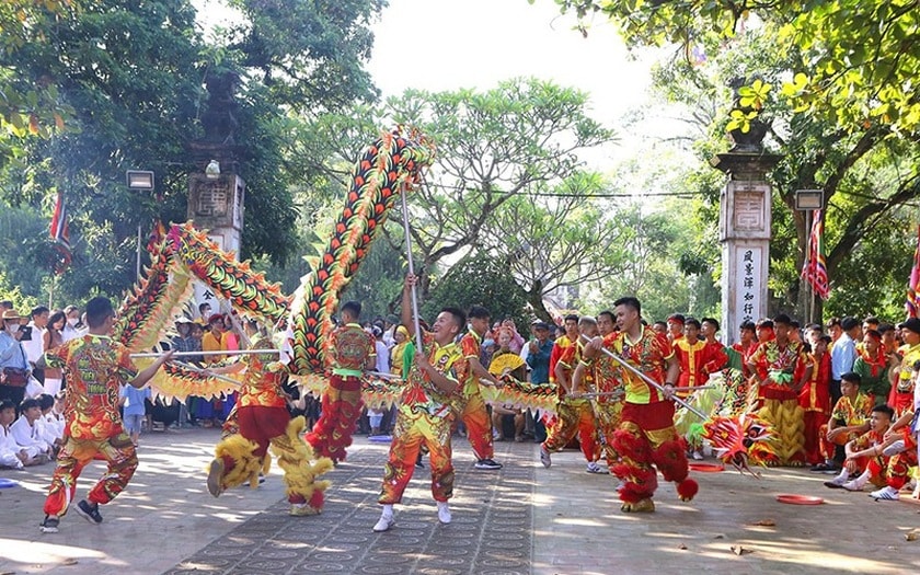 Lễ hội Khai ấn Đền Trần hàng năm được tổ chức tại Đền Trần (thành phố Nam Định, tỉnh Nam Định) được rất đông đảo du khách đến tham quan, chiêm bái, du xuân. Ảnh: IT