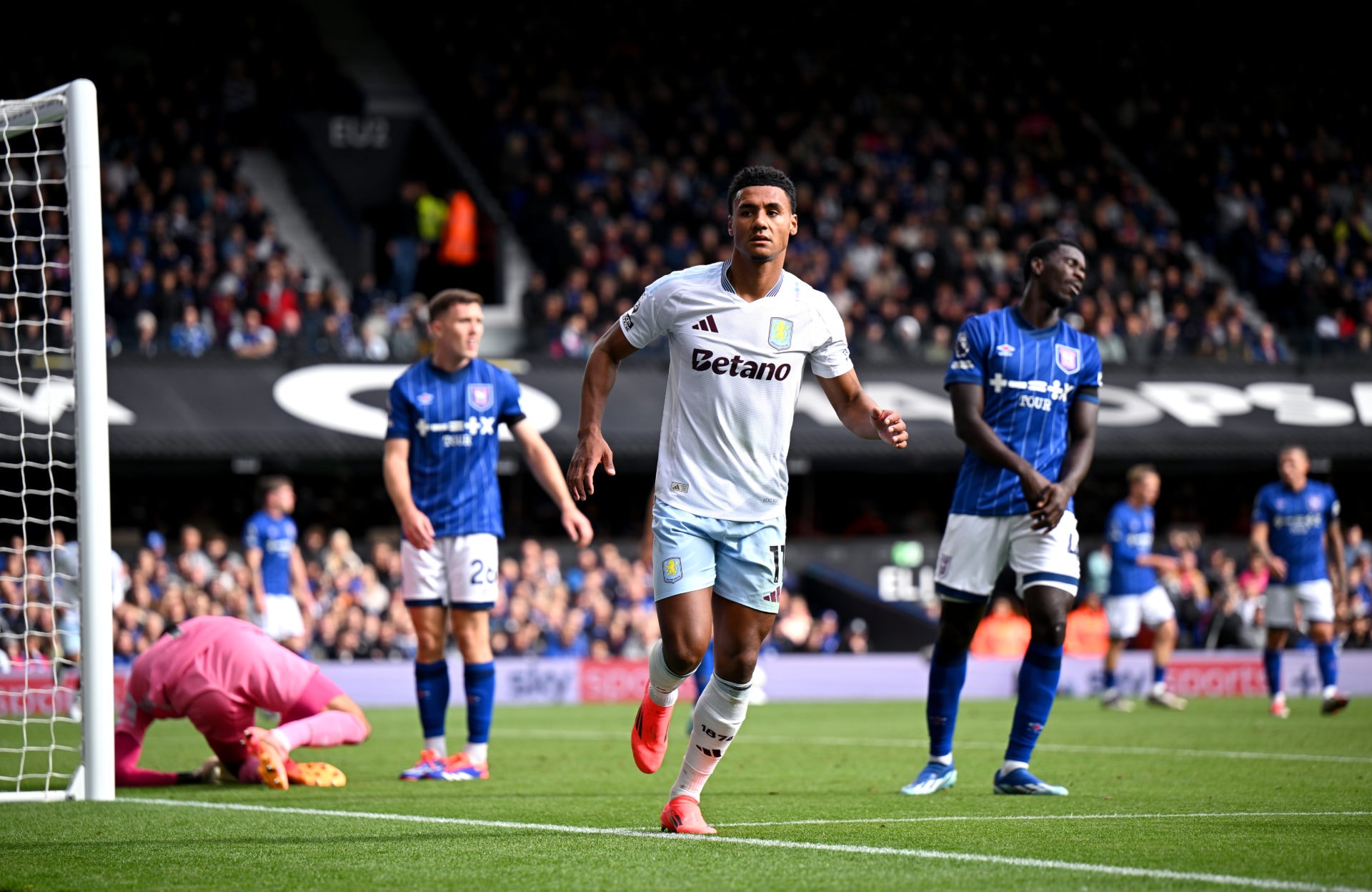 Aston Villa player ratings vs Ipswich Town, Diego Carlos drops a stinker as one star gets 8/10