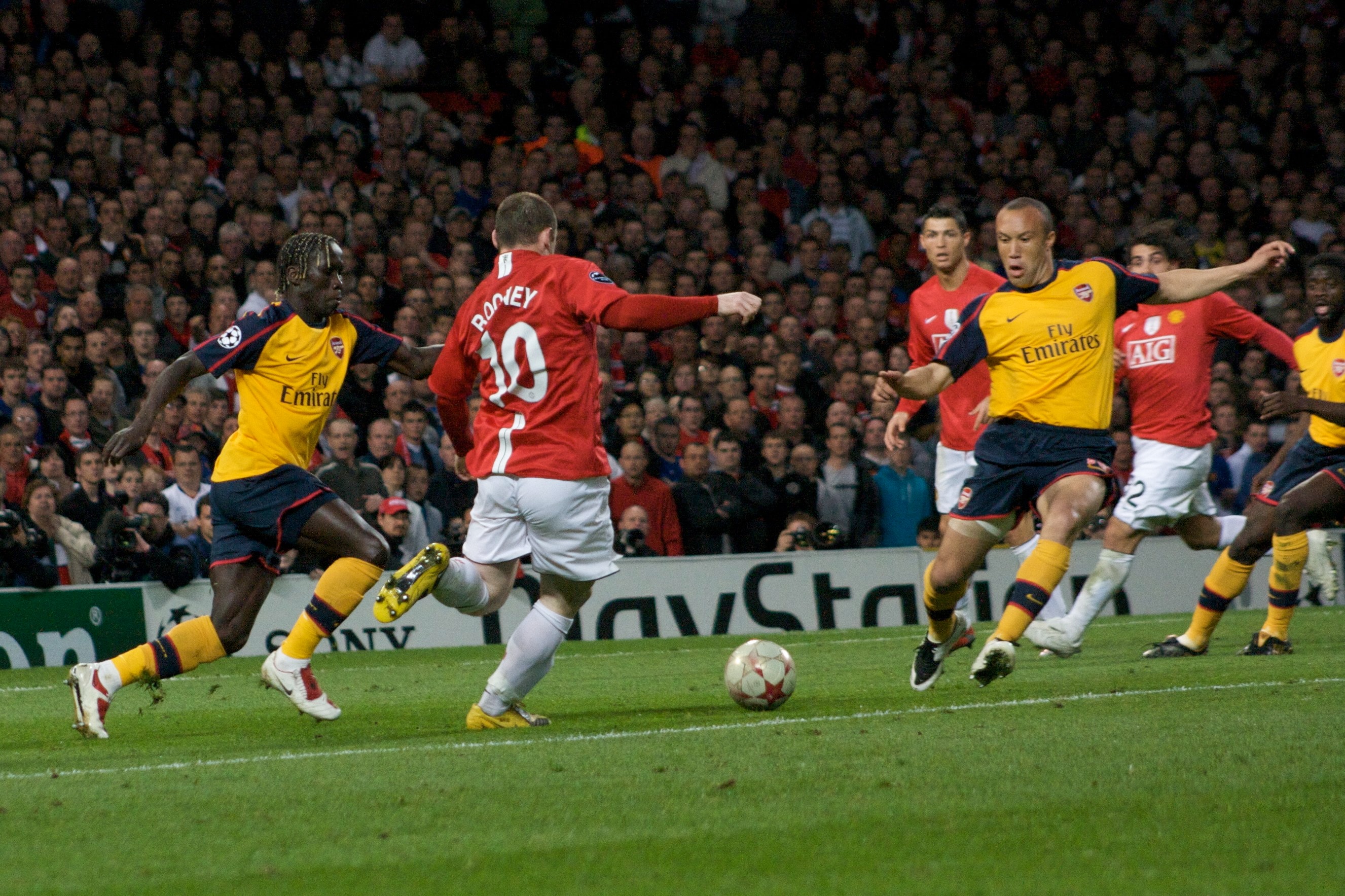 File:Man Utd vs Arsenal 2009-04-29.jpg - Wikipedia