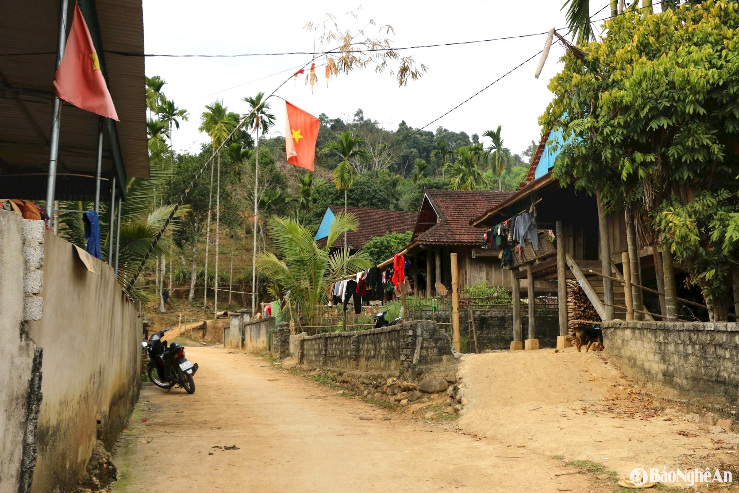 Một góc bình yên ở bản Lầu.