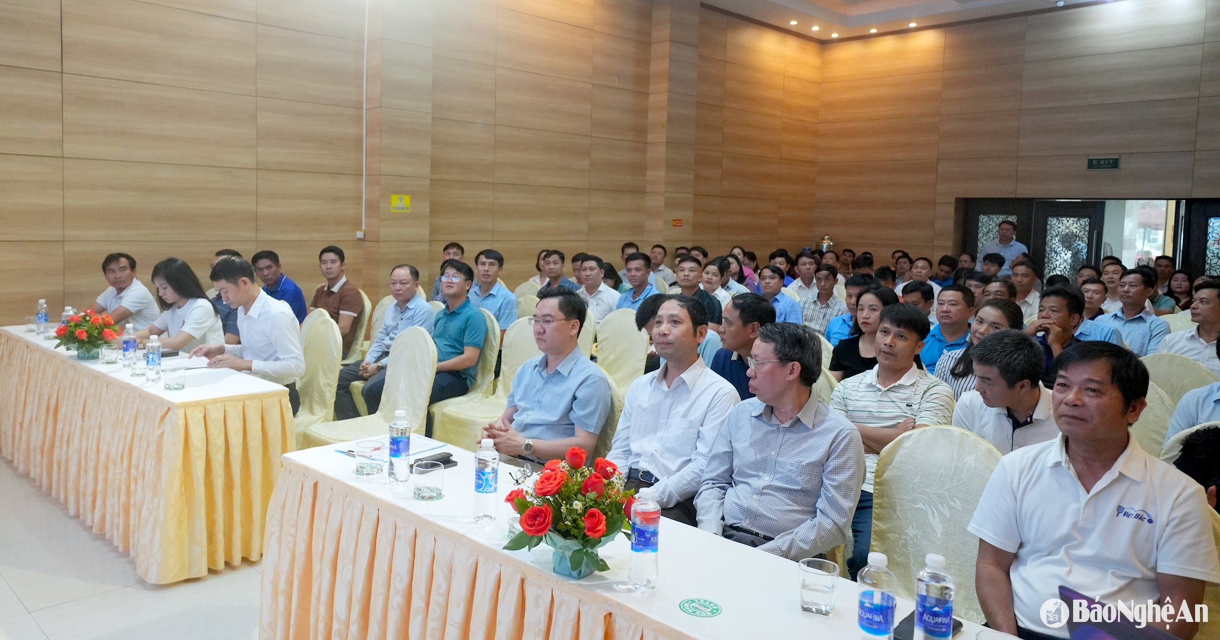 Các đại biểu tham dự lễ khai mạc. Ảnh: Quang An