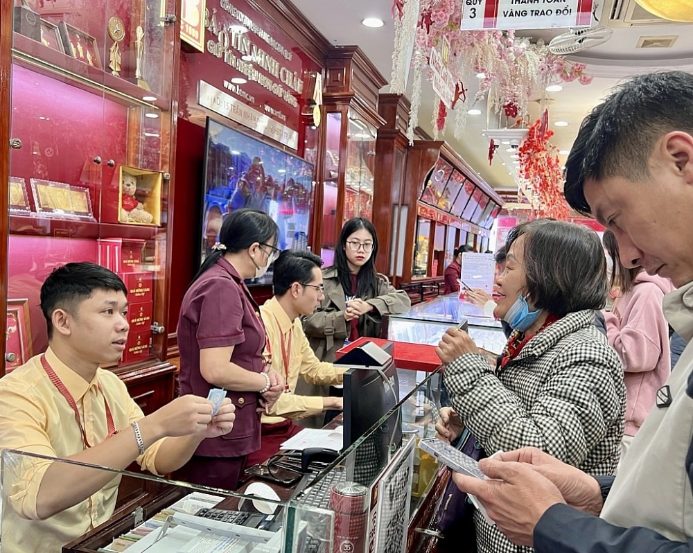 Giá vàng ngày 24/4: Giá vàng lại tăng vượt 121 triệu