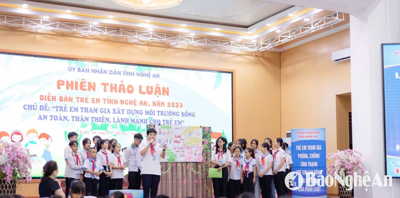 Học sinh Vũ Đức Pháp từng có kinh nghiệm tham gia nhiều diễn đàn dành cho học sinh ttirnh Nghệ An. Ảnh - NVCC