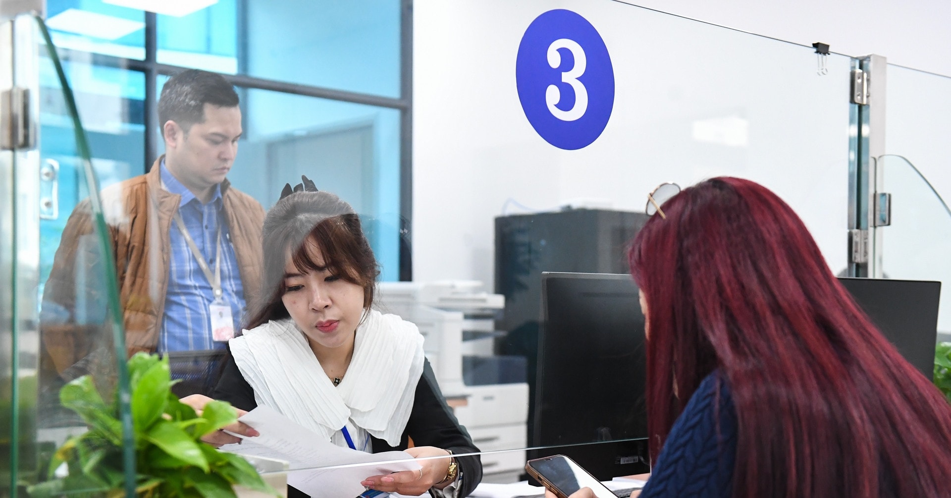 Bộ Nội vụ: Cán bộ có đơn tự nguyện xin nghỉ cũng phải đánh giá, rà soát