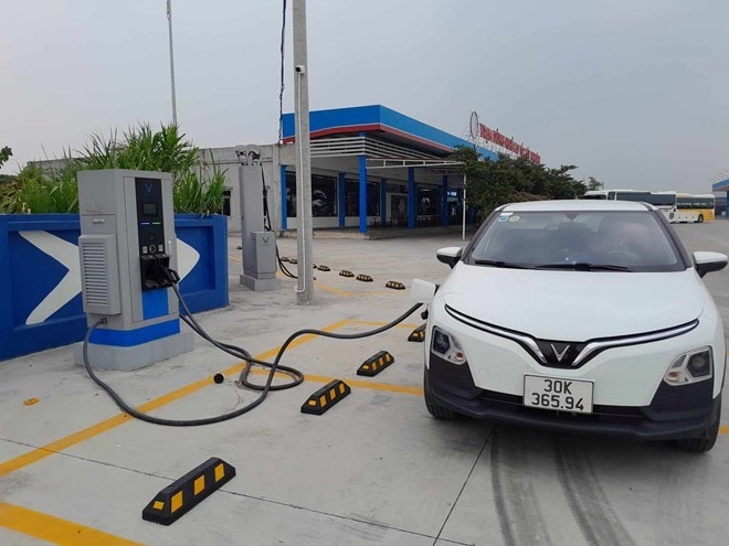 Sạc đầy pin cho ôtô điện có phải là thói quen tốt?