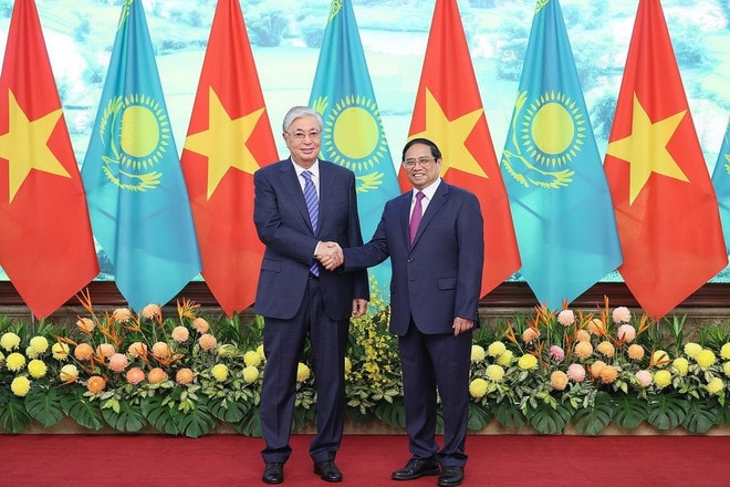 Thủ tướng Phạm Minh Chính hội kiến Tổng thống Cộng hòa Kazakhstan Kassym-Jomart Tokayev thăm chính thức Việt Nam chiều 21/8/2023, tại Hà Nội. (Ảnh: Dương Giang/TTXVN) tong-thong-kazakhstan.jpg