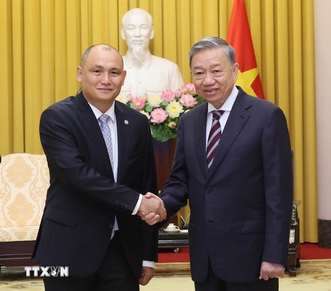 Chủ tịch nước Tô Lâm (nay là Tổng Bí thư Tô Lâm) tiếp Đại sứ Kazakhstan tại Việt Nam Kanat Tumysh chiều 16/7/2024. (Ảnh: Nhan Sáng/TTXVN) ttxvn-vietnam-kazakhstan-1.jpg