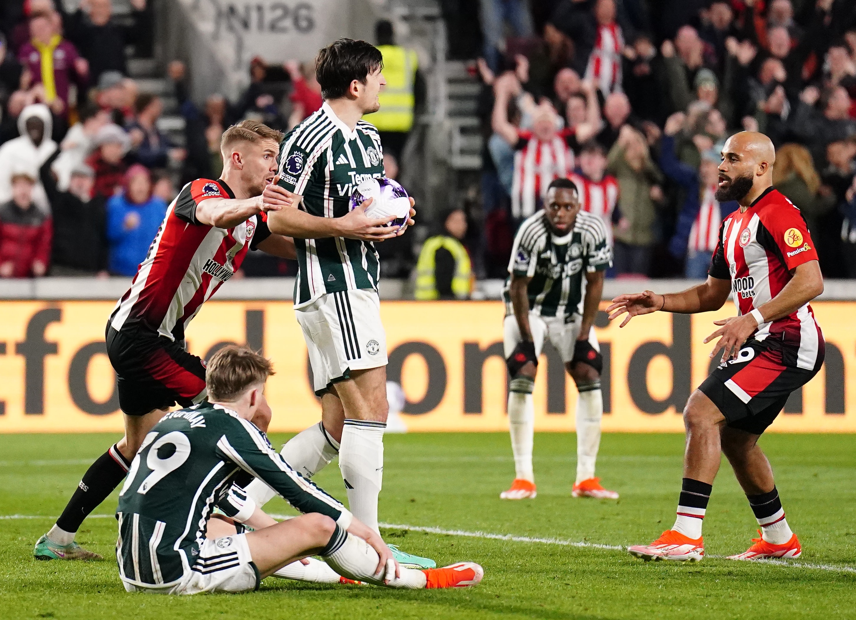 Brentford vs Manchester United LIVE! Premier League result, match stream and latest updates today | The Standard