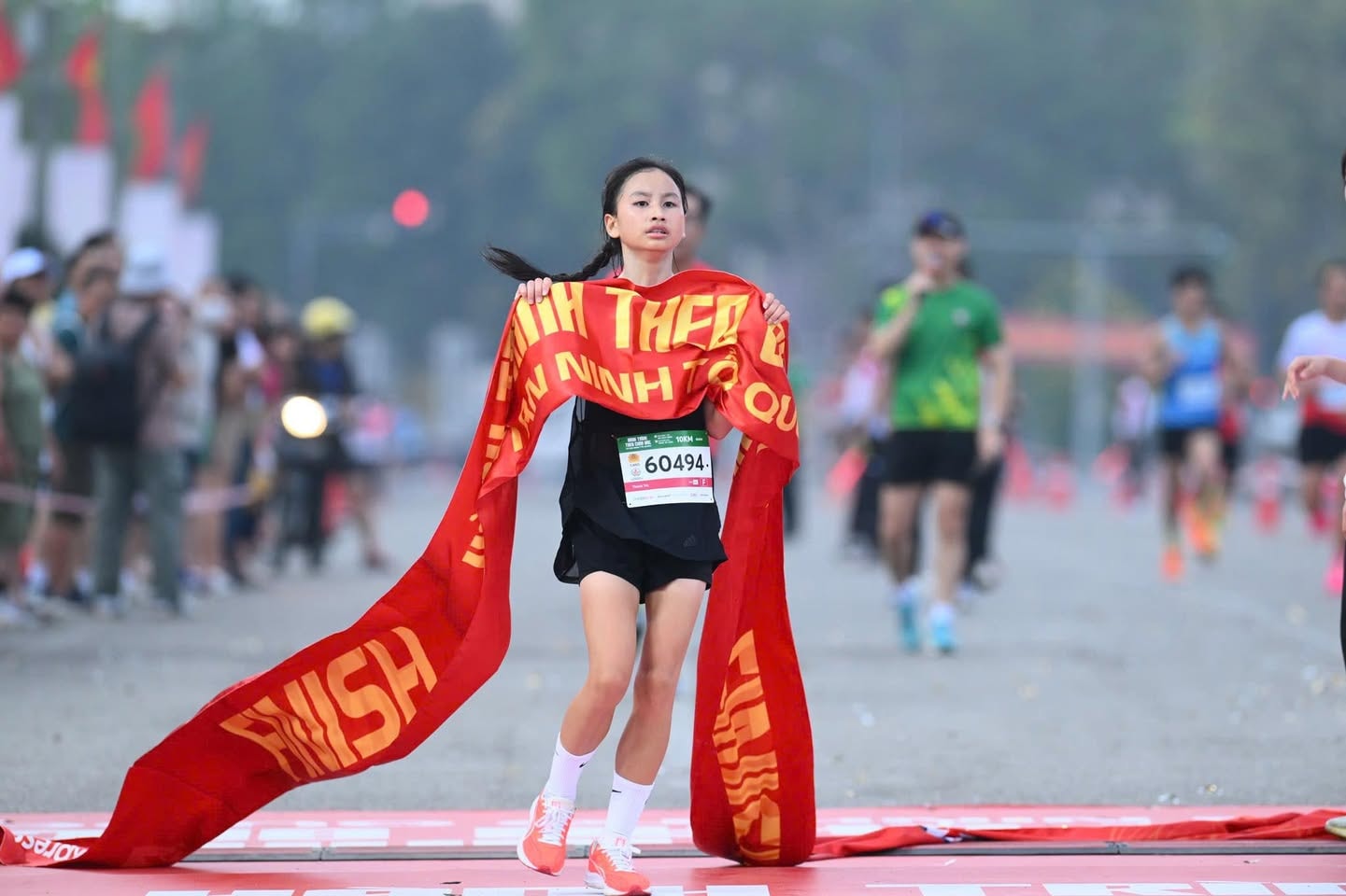 Nha vô địch cự ly 10km nữ Nguyễn Thị Thanh Trà