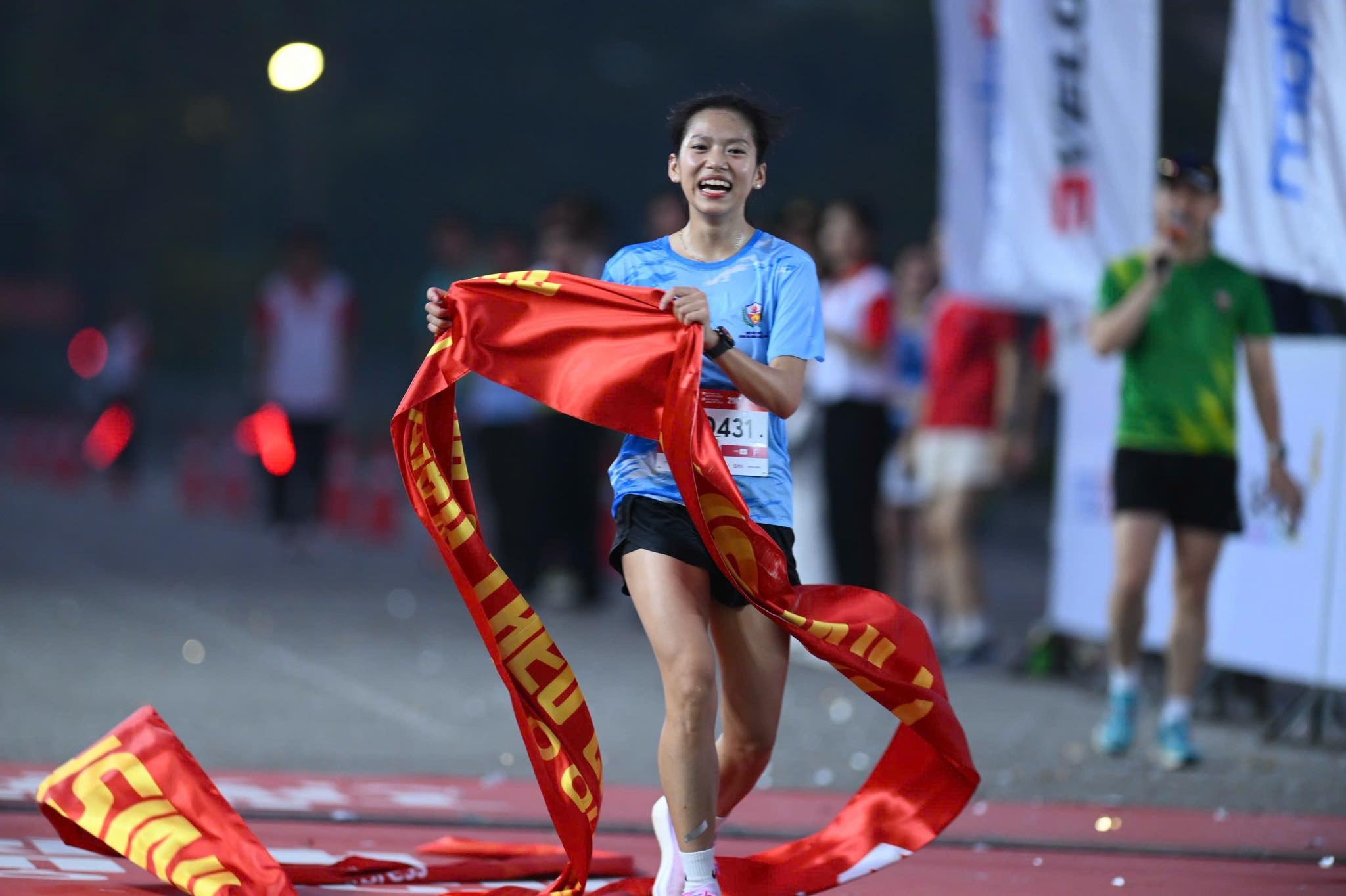 Nhà vô địch cự ly 21km nữ Hoàng Thị Ngọc Oanh