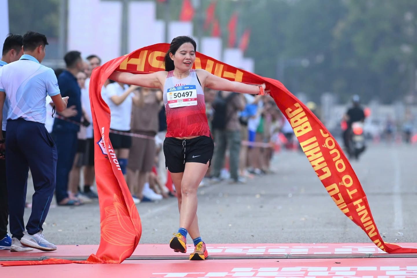 Nhà vô địch cự ly 5km nữ Đặng Thị Việt