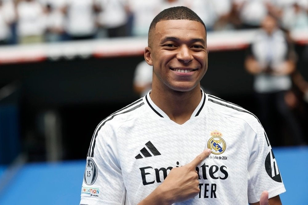 real-madrid-hoi-han-da-ky-hop-dong-voi-kylian-mbappe-16471.jpg