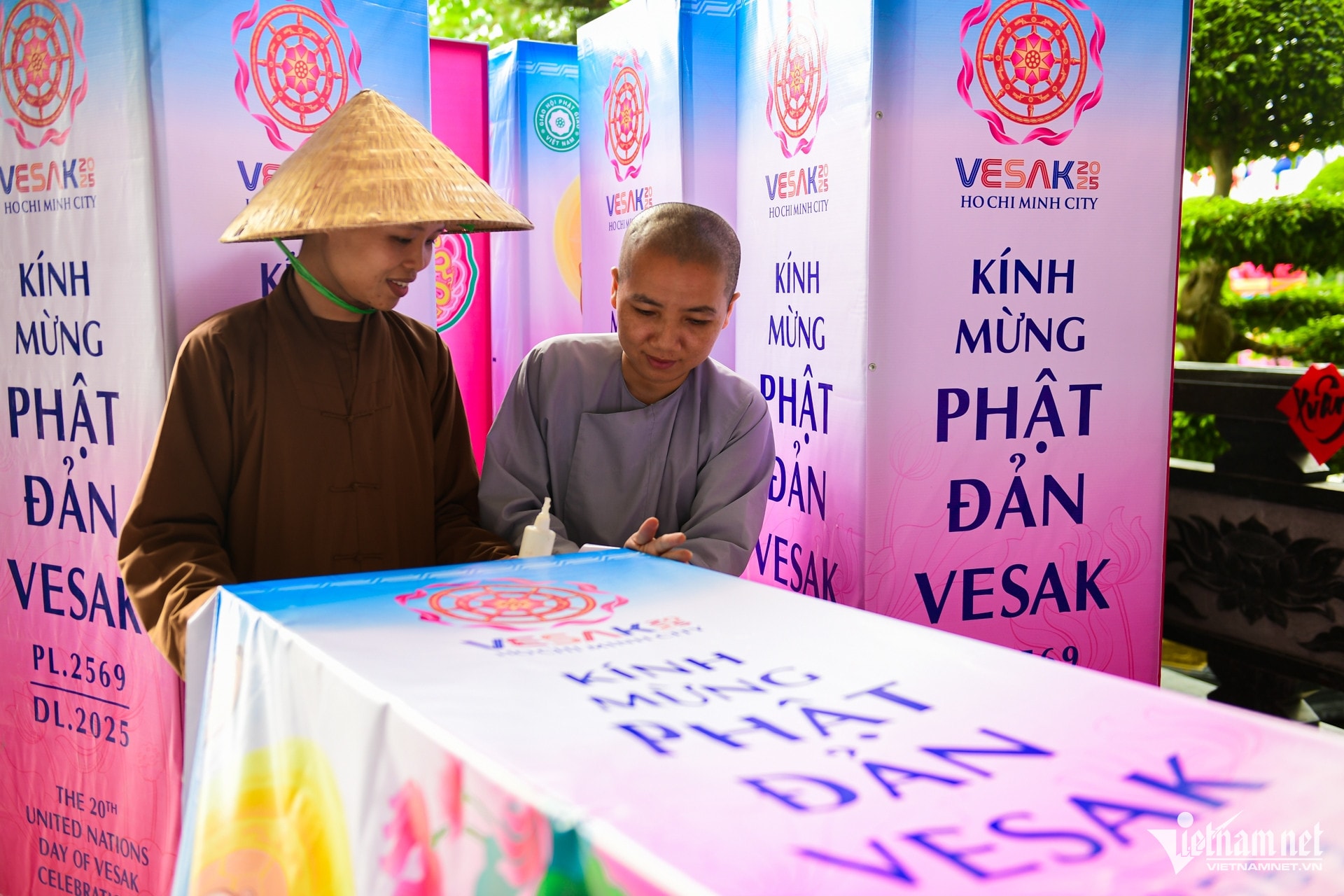 W-Vesak nguyễn huế 36.jpg