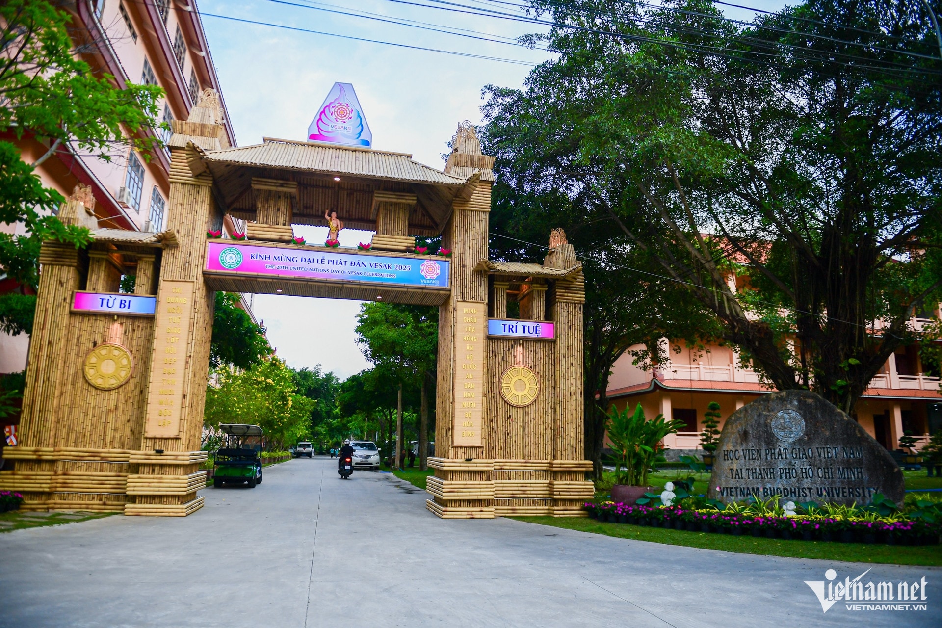 W-Vesak nguyễn huế 39.jpg