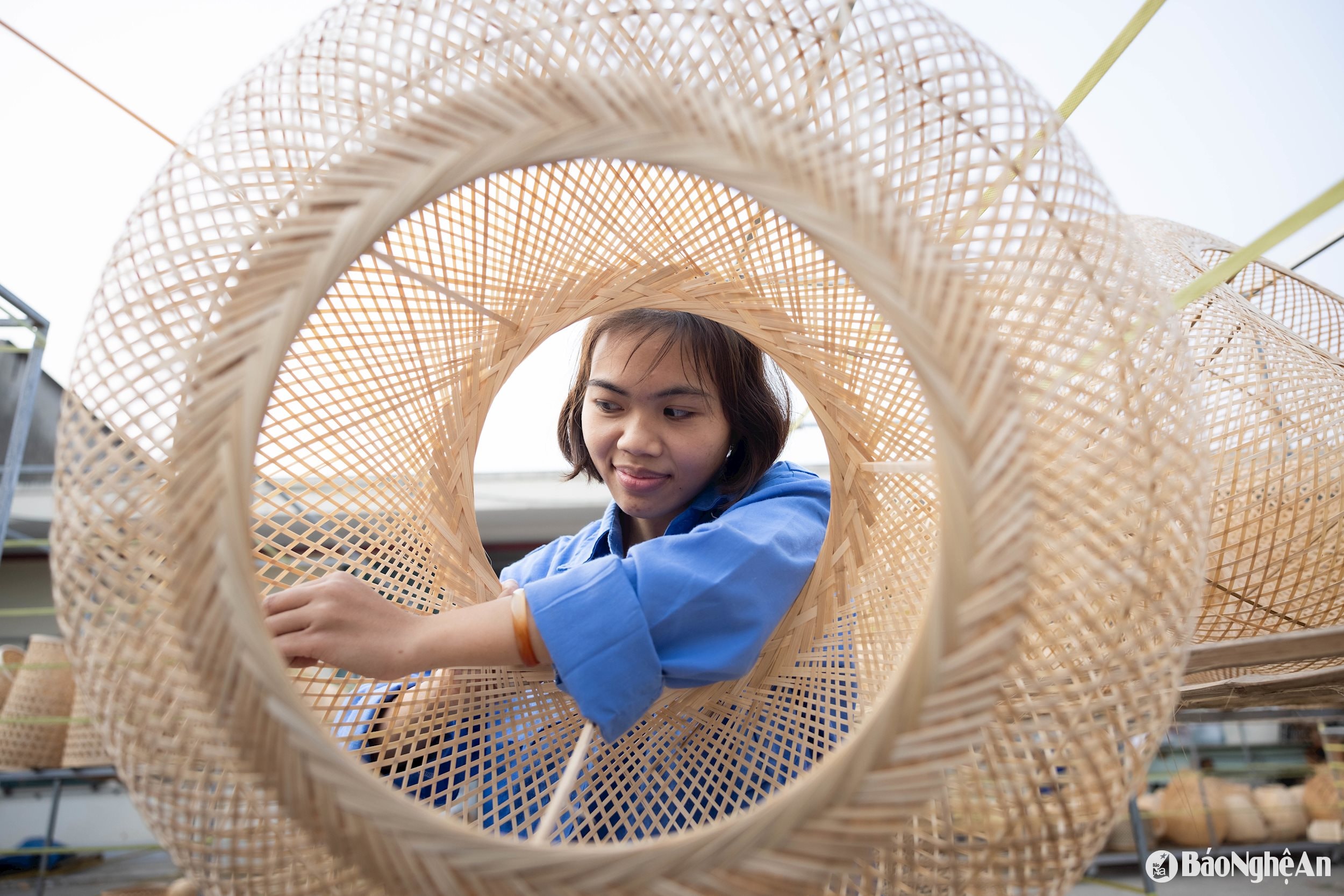 Mỗi sản phẩm OCOP 5 sao, xuất ngoại là tâm huyết của những người thợ.