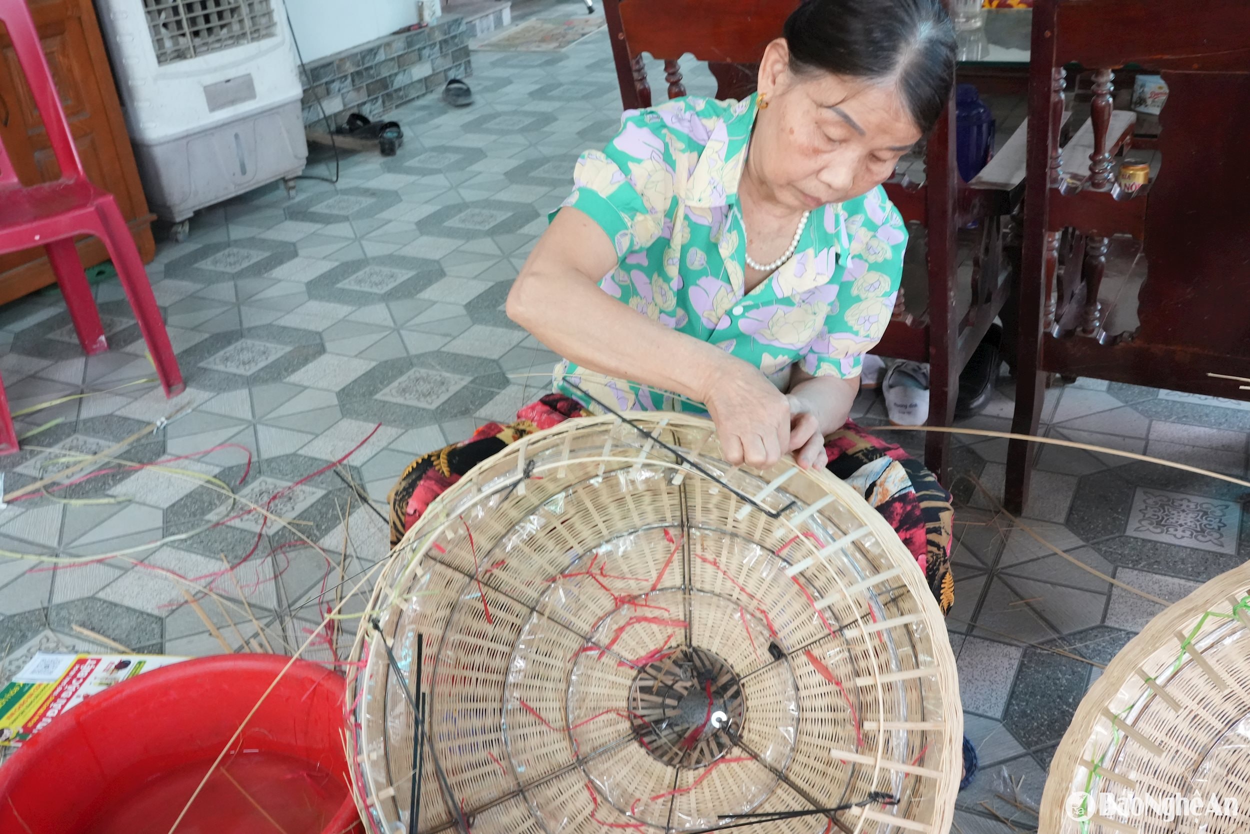 những người thợ có hàng chục năm kinh nghiệm với nghề.