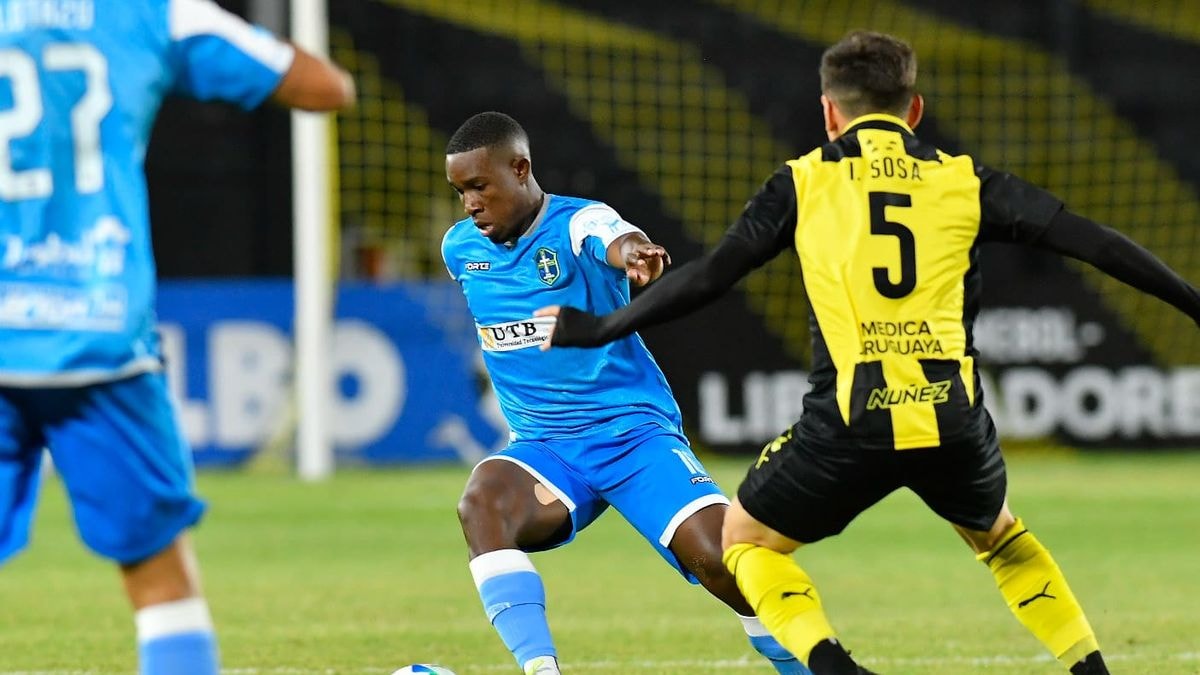Peñarol 2-0 San Antonio Bulo Bulo en Copa Libertadores: el triunfo que Diego Aguirre necesitaba con urgencia y que alivia la crisis aurinegra