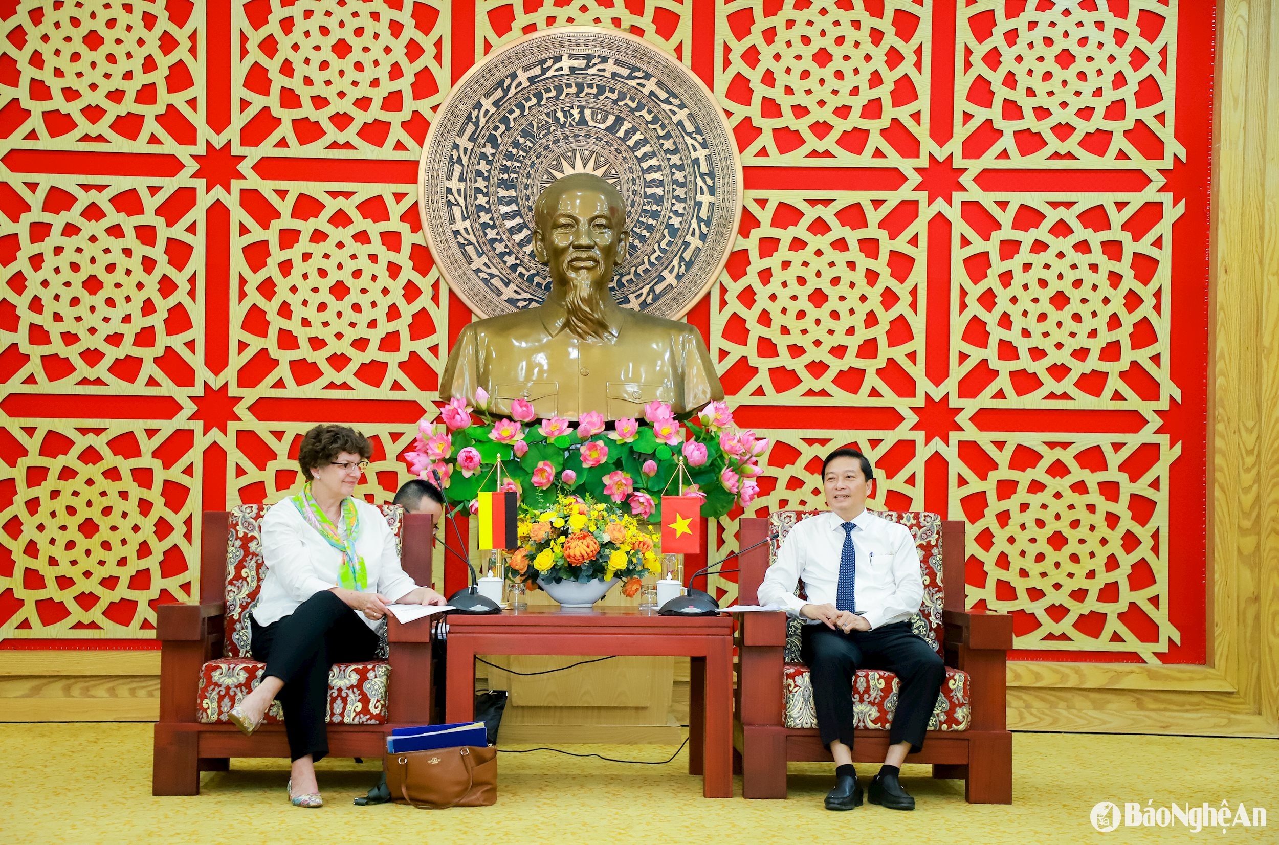 Chủ tịch UBND tỉnh Nghệ An Lê Hồng Vinh