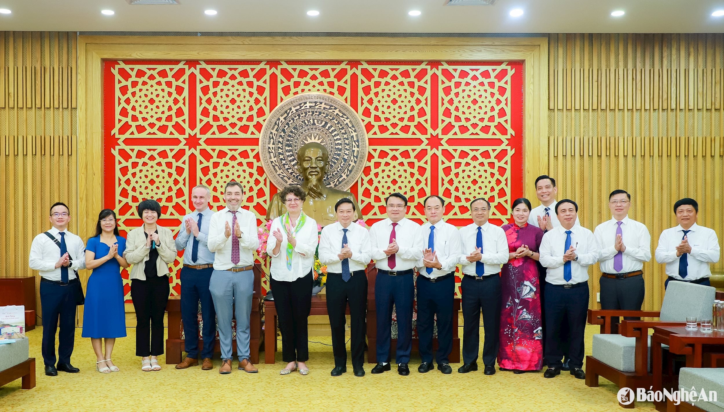 Chủ tịch UBND tỉnh Nghệ An Lê Hồng Vinh